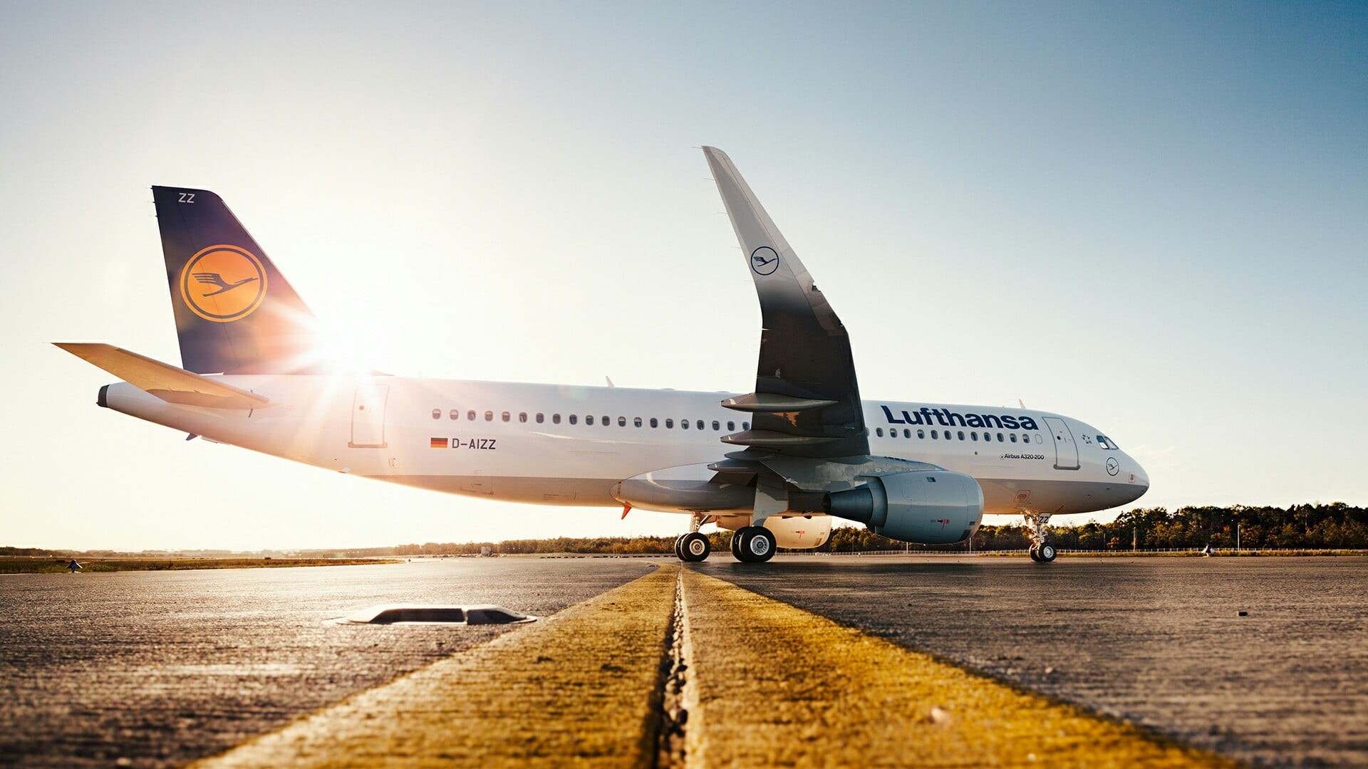 leaving, sunlight, airport runway, road, plane, lens flare, day, sky, aerospace industry, sunray, clear sky, nature, airport, 1080P, lufthansa, transportation, HD Wallpaper