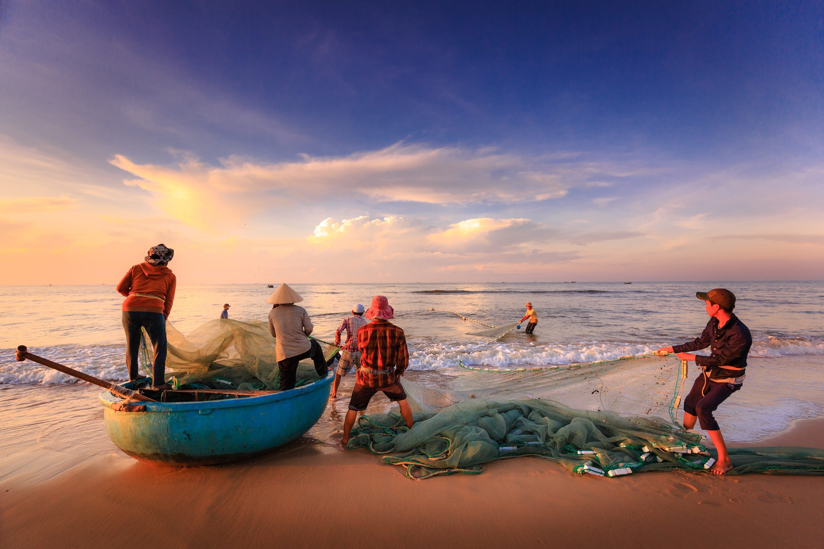 asia, nautical vessel, mesh fishing, men, sky, group of people, people, coracle, horizon over water, drag-net, transportation, nature, seashore, fisherman, HD Wallpaper