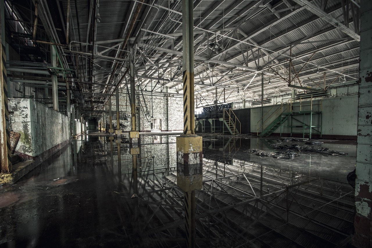 abandoned, no people, run-down, factory, deterioration, metal, architecture, obsolete, decline, built structure, building, ceiling, ruined, bad condition, HD Wallpaper