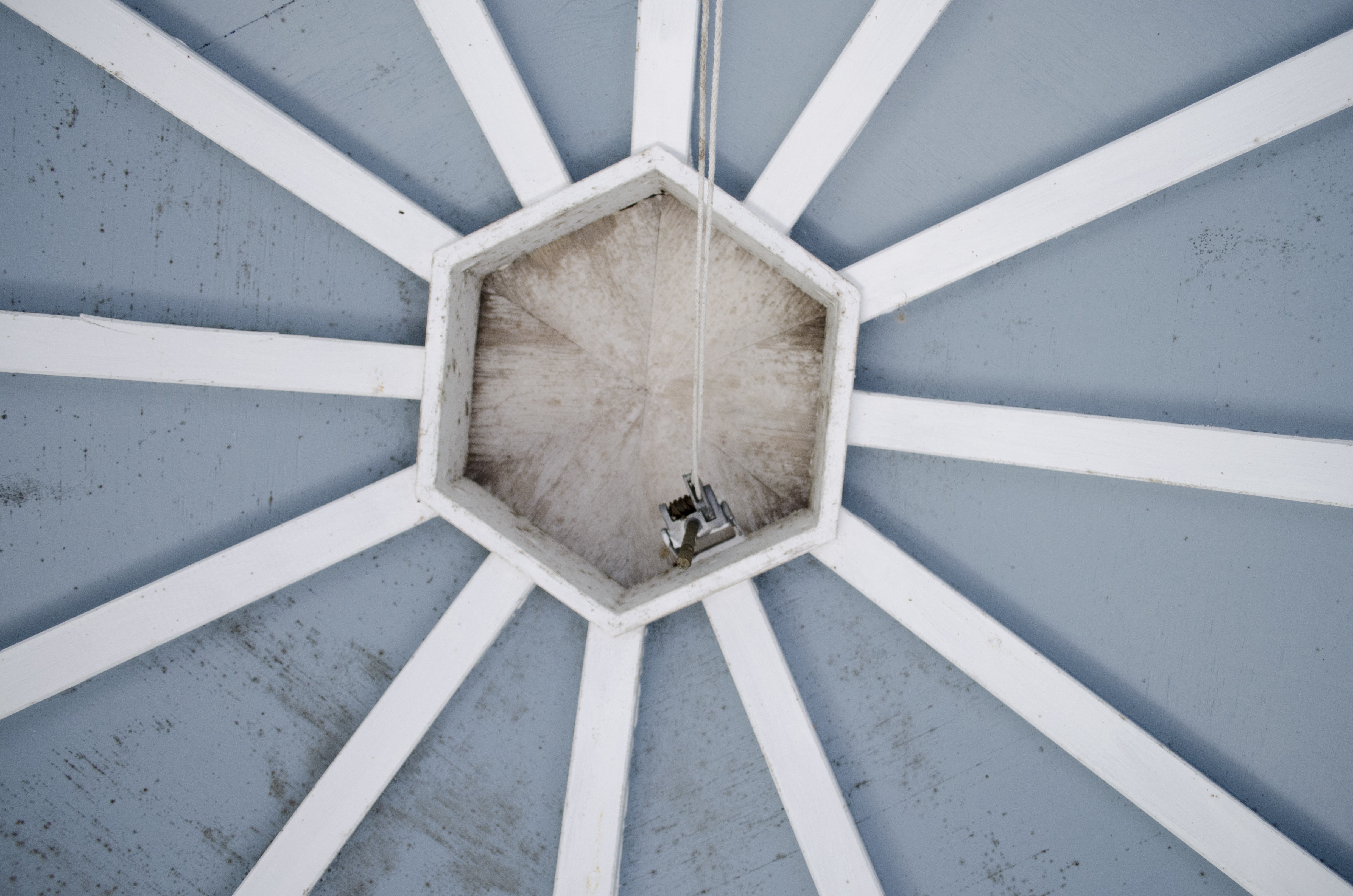 white color, white, day, metal, full frame, architecture, directly below, pattern, high angle view, 4K, indoors, wood - material, shape, no people, ceiling, HD Wallpaper