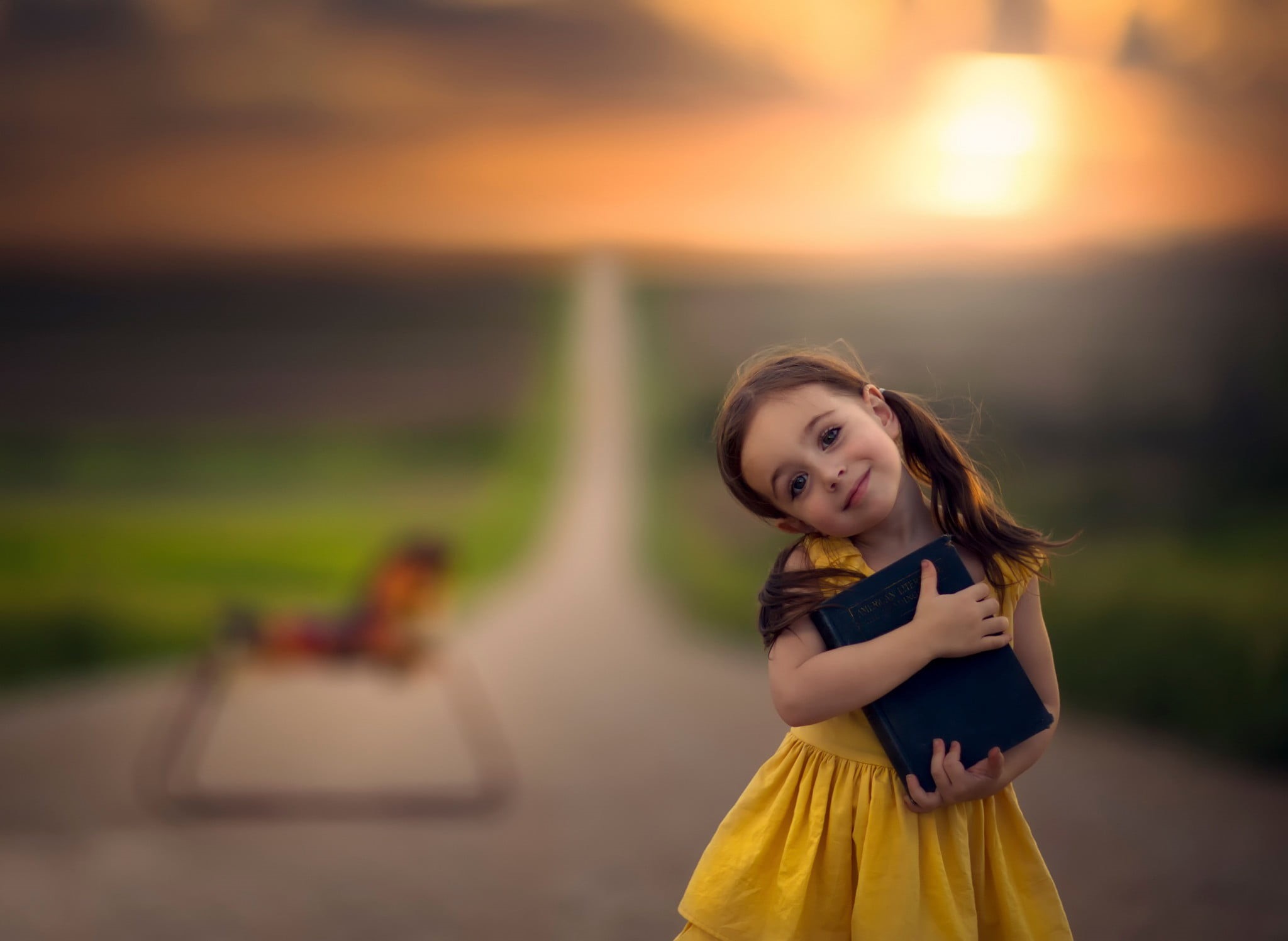 1080P, happiness, standing, one person, beautiful woman, selective, focus, females, women, emotion, nature, photography, focus on foreground, leisure activity, HD Wallpaper