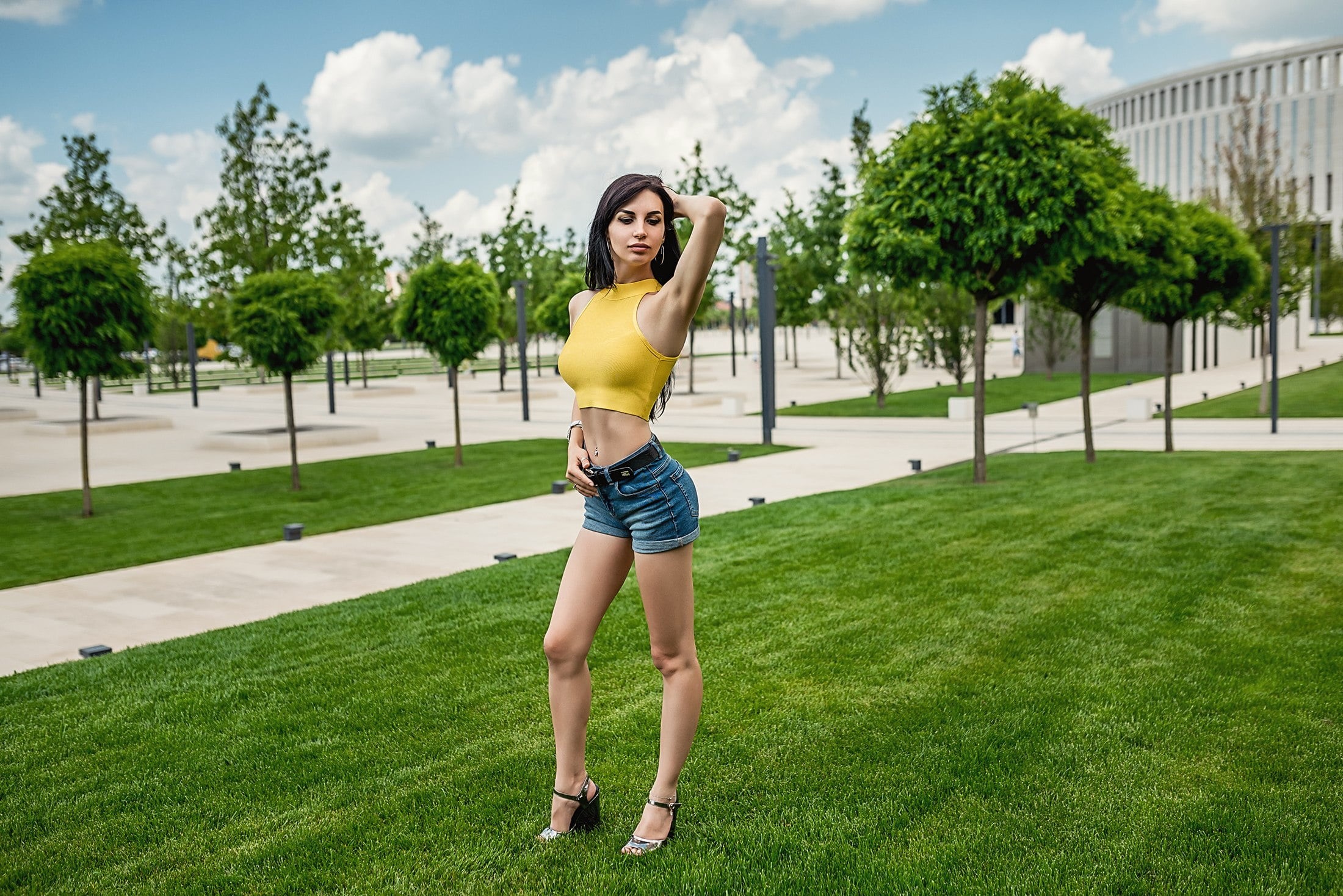 day, nature, portrait, standing, full length, outdoors, belt, real people, beautiful woman, armpits, plant, growth, 1080P, women outdoors, beauty, belly, HD Wallpaper