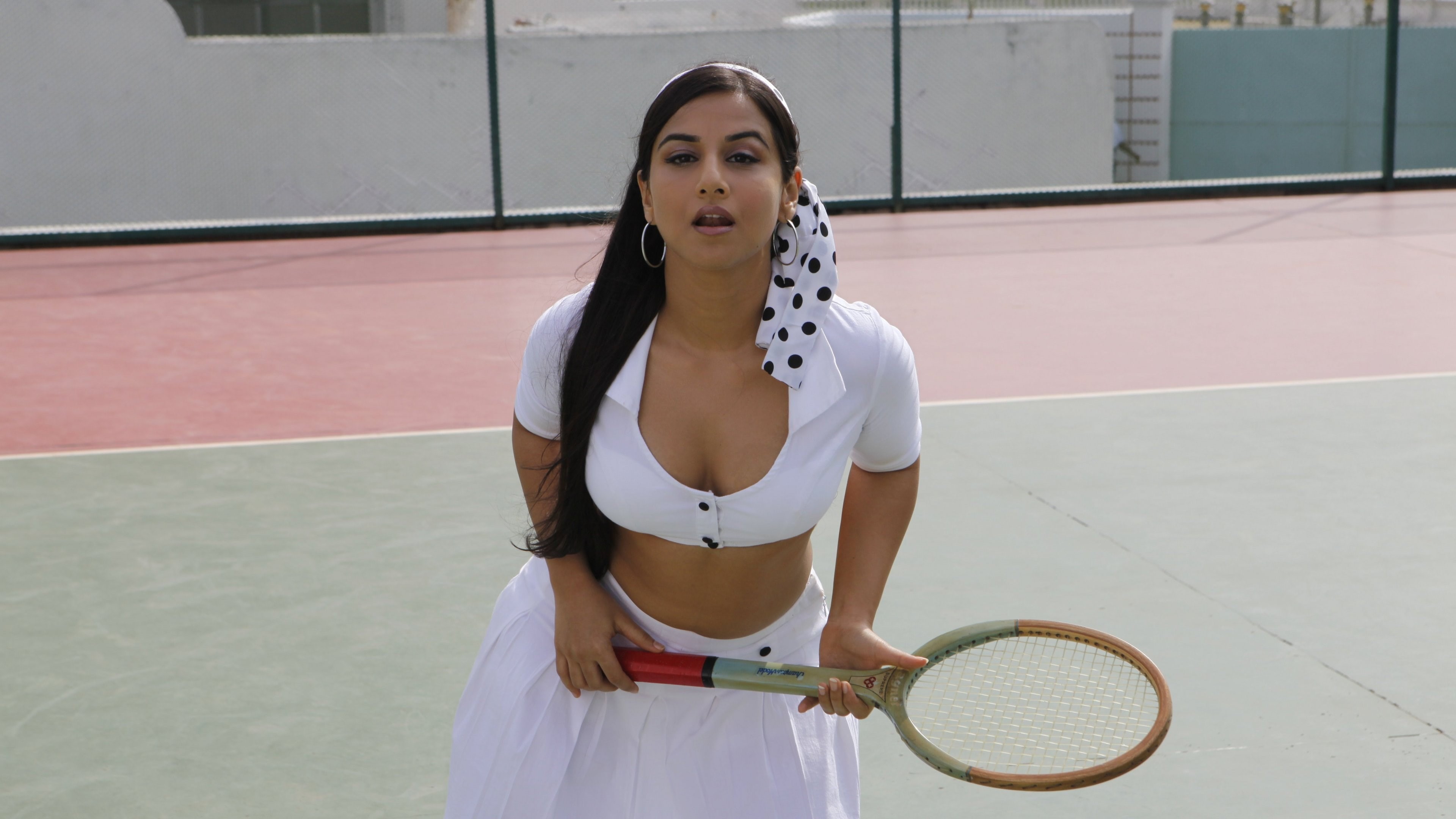 clothing, tennis racket, contemplation, sport, vidya balan, court, young adult, tennis, one person, portrait, hairstyle, day, beautiful woman, young women, HD Wallpaper