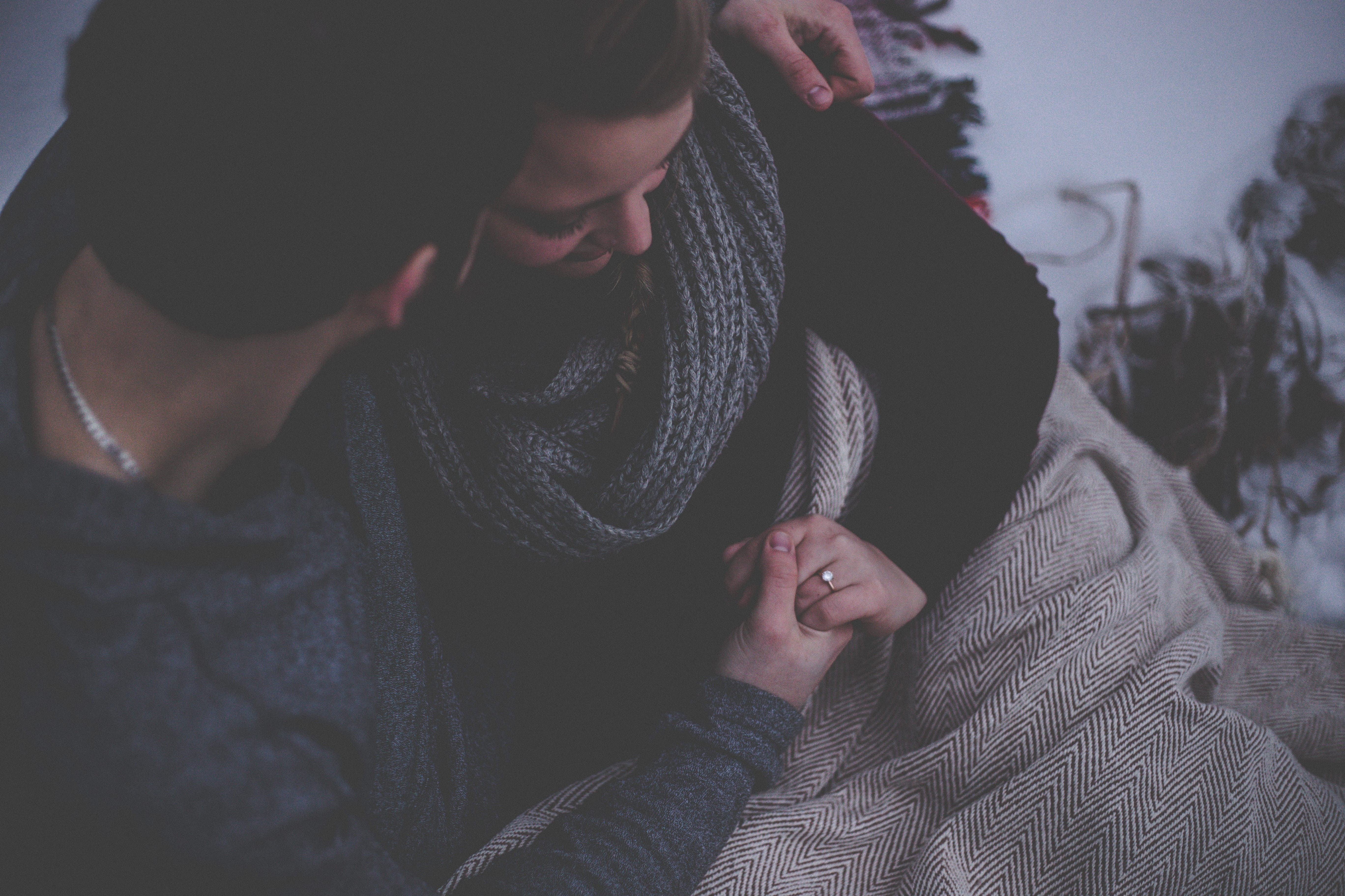 lifestyles, adult, s, blanket, only women, caucasian Ethnicity, people, casual Clothing, holding, positive emotion, arm, sweater, man, couple, men, couple - relationship, HD Wallpaper
