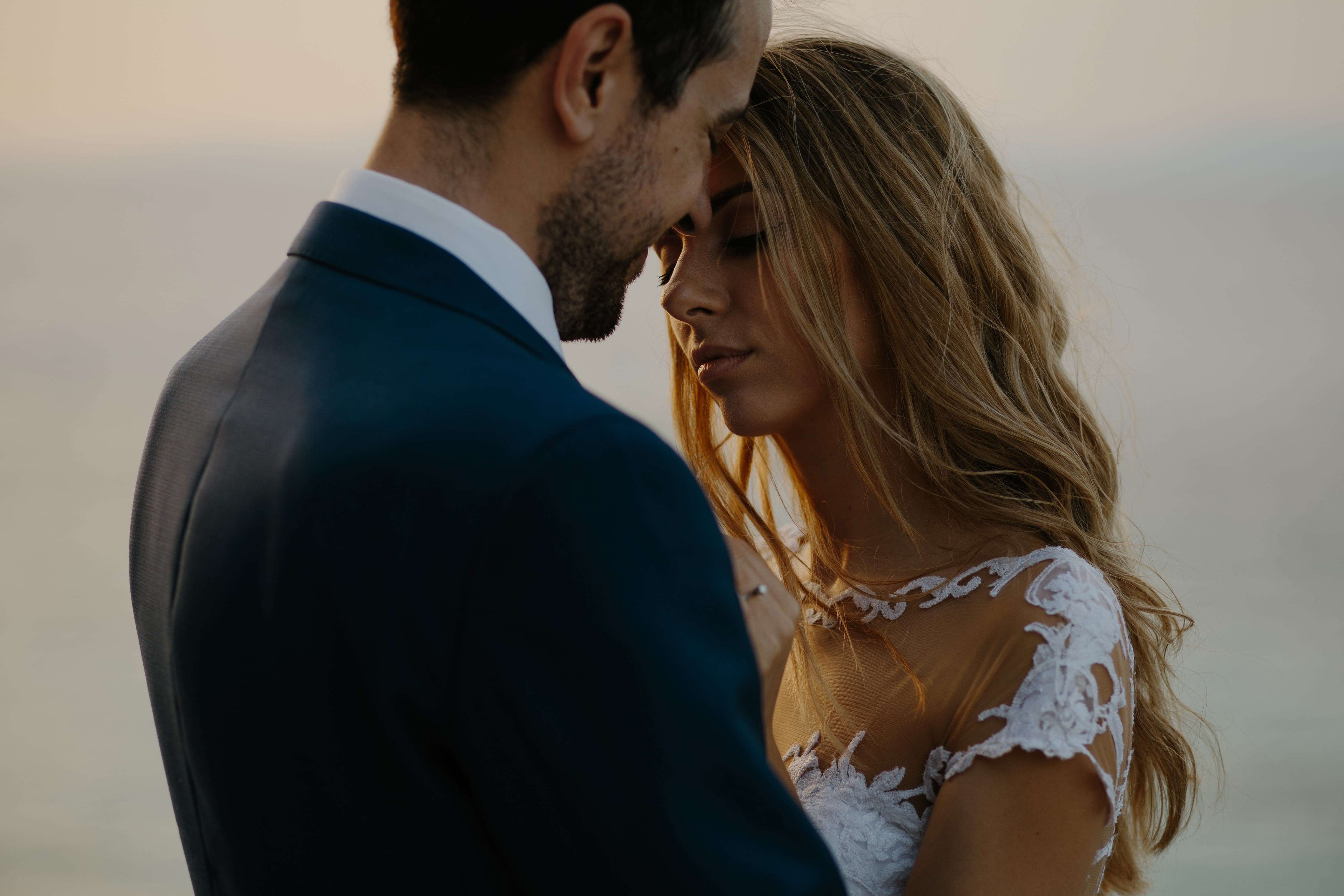 beach, husband, embracing, togetherness, smiling, males, sea, young Women, summer, young couple, married, lifestyles, caucasian Ethnicity, couple, emotion, HD Wallpaper