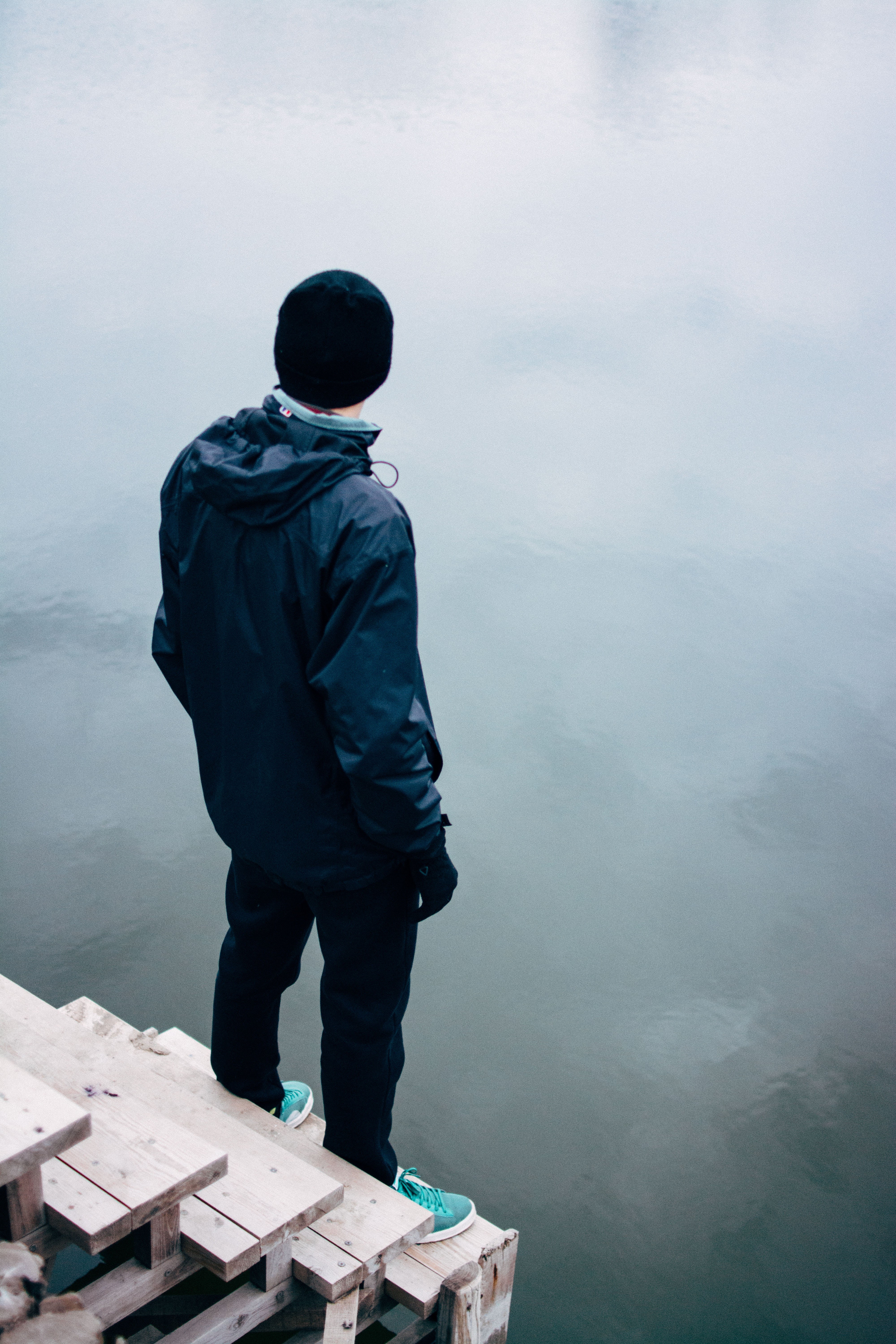 fog, nature, one Person, real people, clothing, hoodie, 5K, standing, day, outdoors, rear view, leisure activity, wooden, beanie, body, men, cold, stair, Phone HD Wallpaper