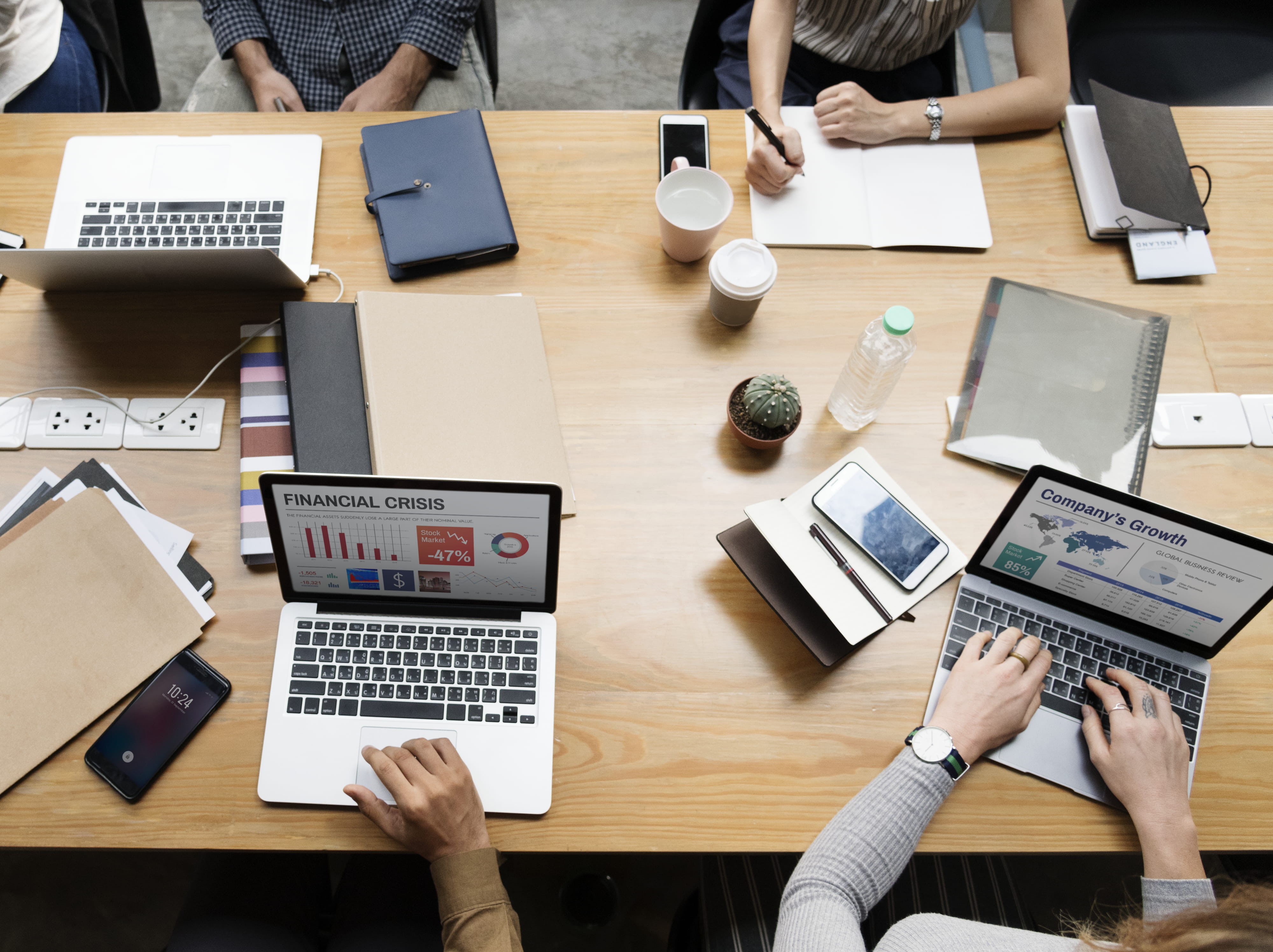 stress, growth, adults, adult, using laptop, internet, notebook, connection, working, design space, statistics, stock, office, analysis, man, hand, discussion, HD Wallpaper