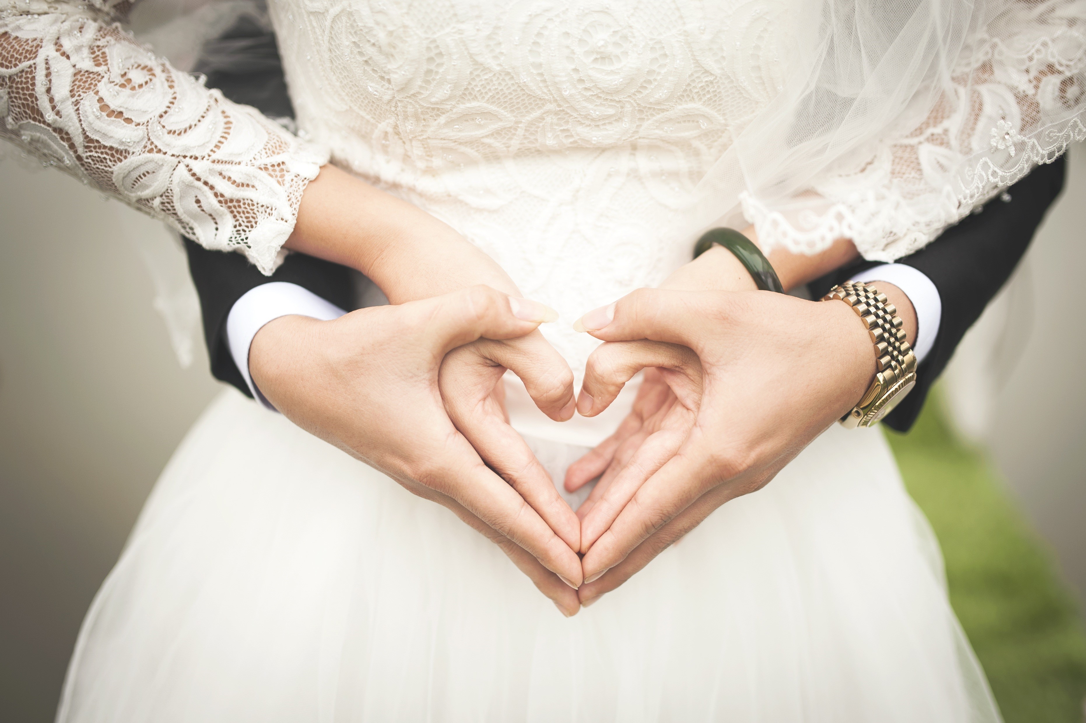 emotion, marriage, 2K, wife, human hand, couple, romance, human body part, romantic, positive emotion, holding, symbolic, man, adult, husband, women, heart shape, HD Wallpaper