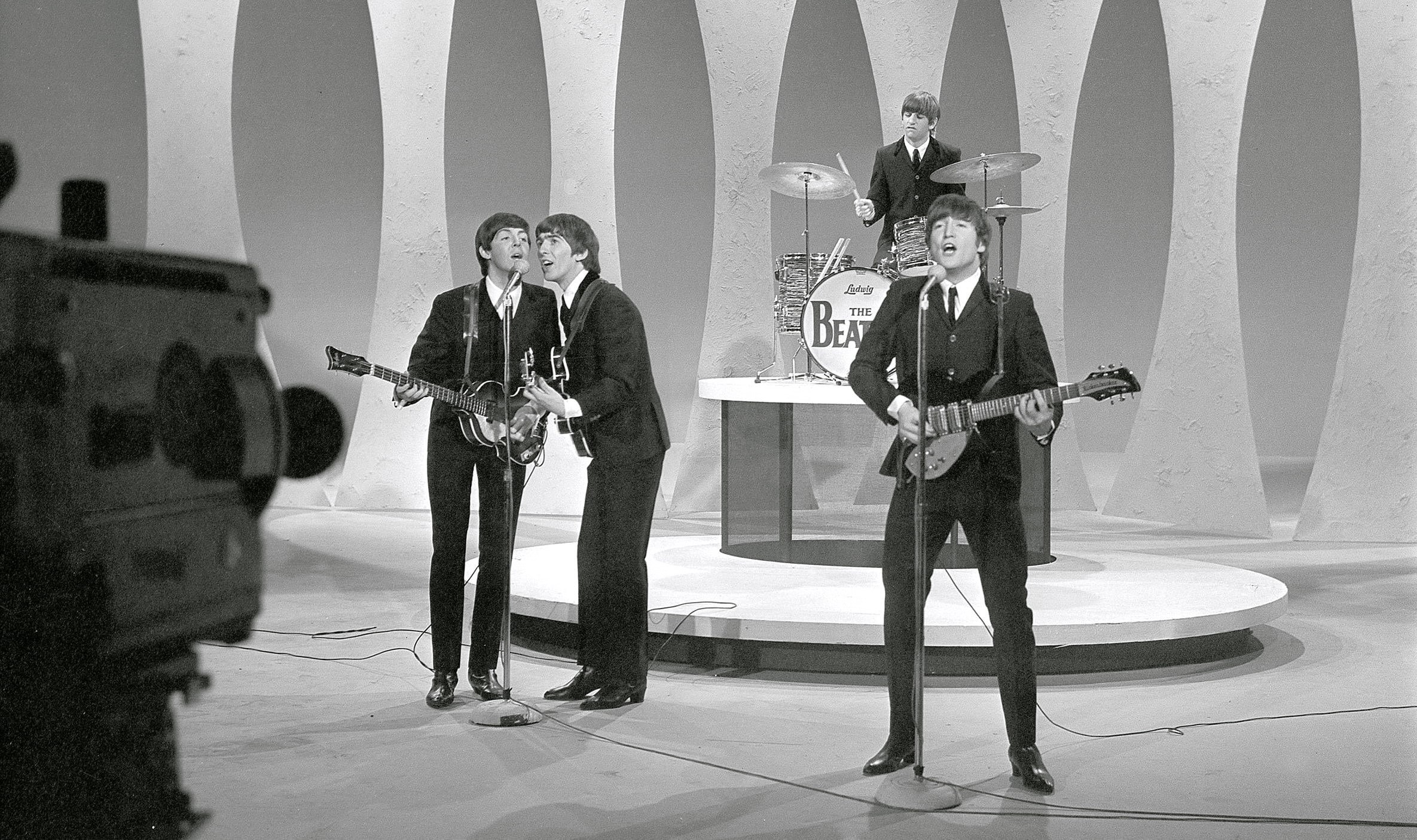 architecture, music, real people, talent, Rock, men, standing, The Beatles, artist, Paul McCartney, Rock-n-Roll, great, 1080P, four, performance, indoors, HD Wallpaper
