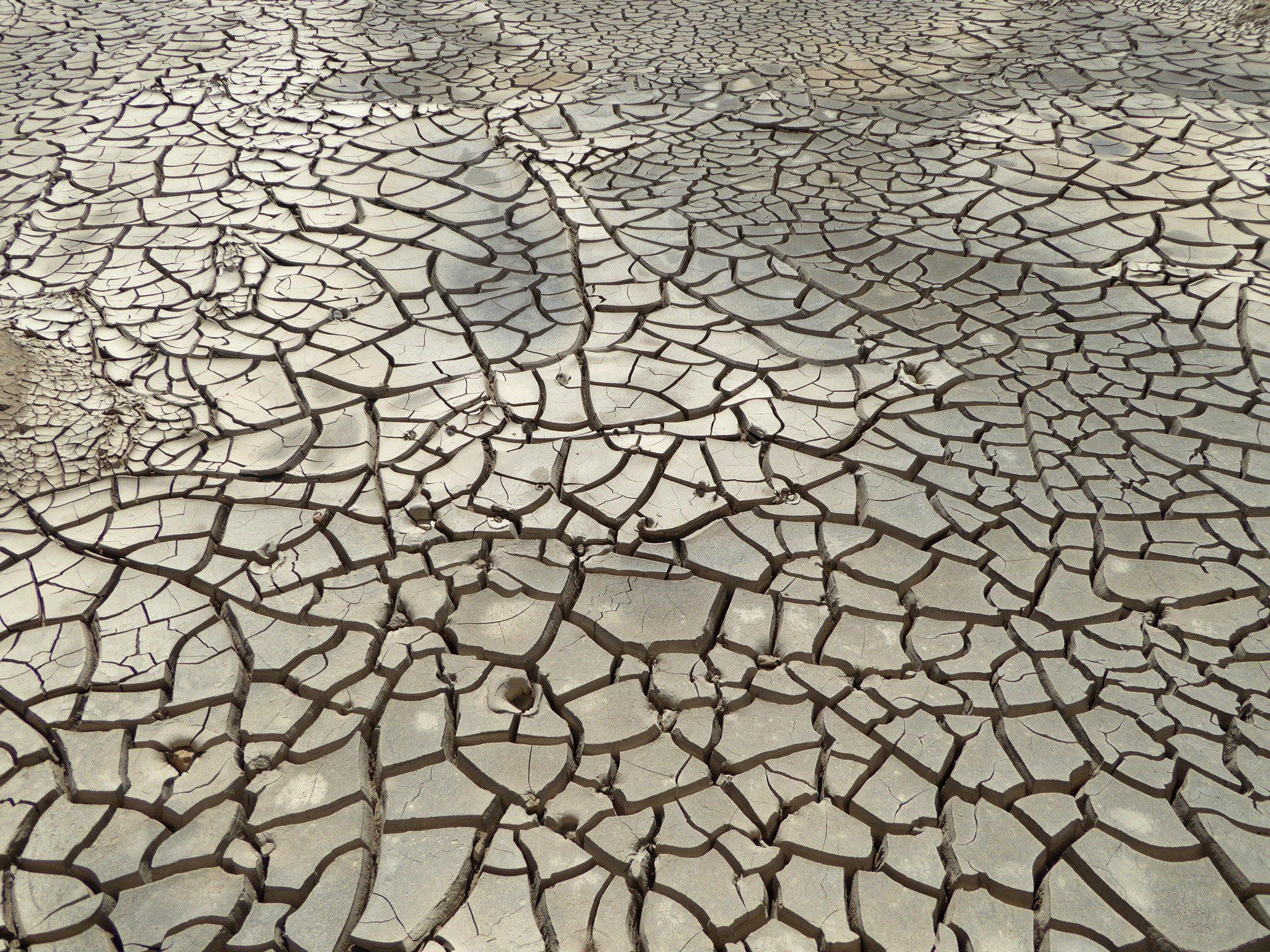 natural Disaster, daytime, no people, natural pattern, cracked, outdoors, sand, extreme terrain, full frame, barren, dehydrated, backgrounds, photo, 1080P, HD Wallpaper