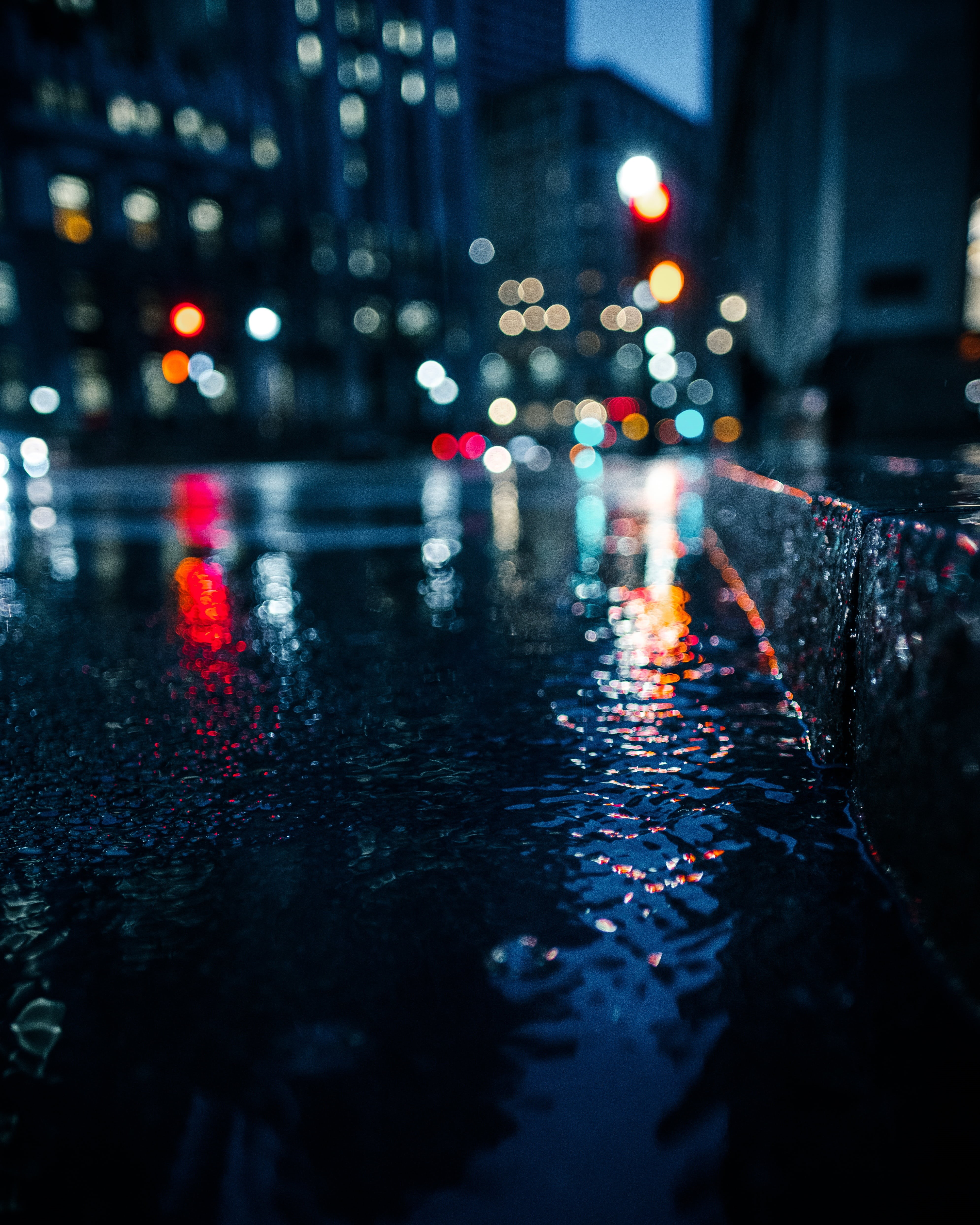 nature, motor vehicle, 4K, outdoors, selective, wet, building, nightlife, street, land vehicle, dark, urban, no people, illuminated, road, car, rainy season, Phone HD Wallpaper