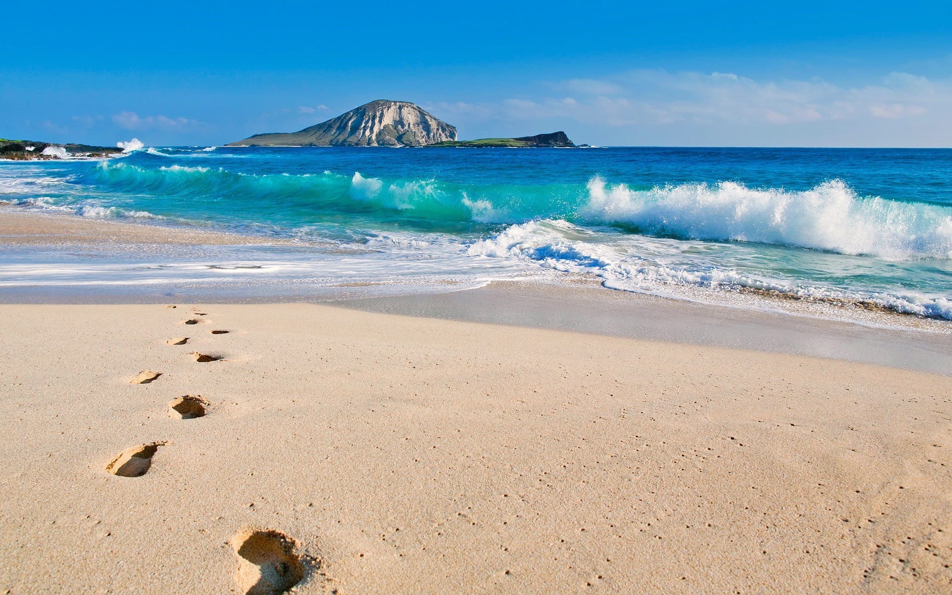 horizon over water, turquoise colored, beach, nature, land, sand, water, tranquility, horizon, sea, tranquil scene, 1080P, no people, motion, footprints, HD Wallpaper