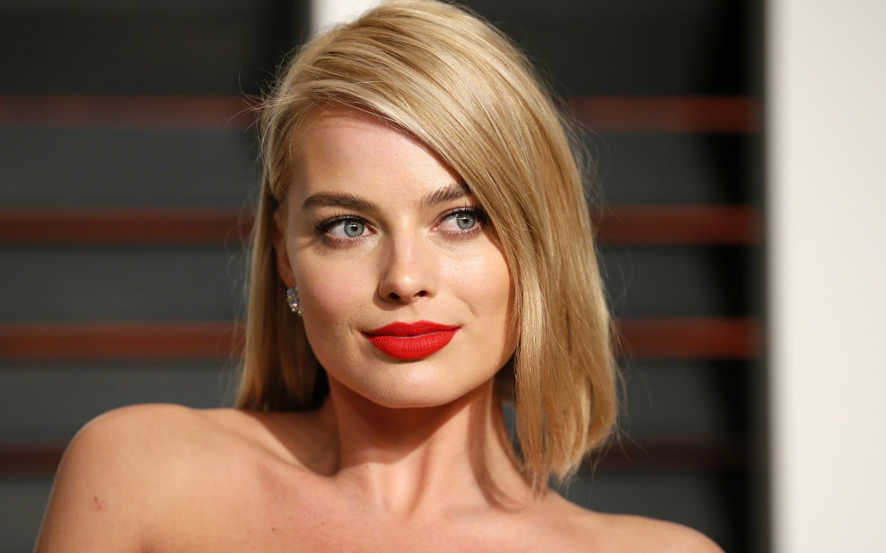makeup, 2K, women, celebrity, red lipstick, Margot Robbie, portrait, blonde, face, HD Wallpaper