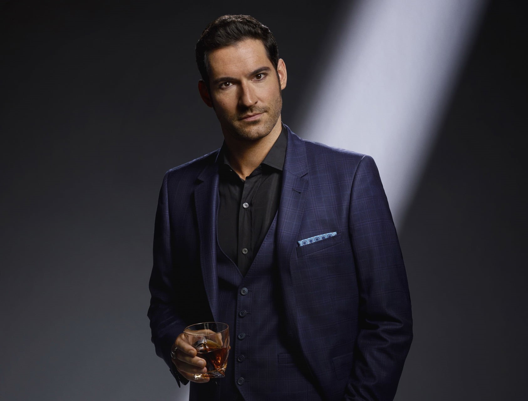 Lucifer Morningstar, Tom Ellis, Violet Suit, Scotch, black shirt, 720P, Lucifer, looking at viewer, violet clothing, Lucifer: TV Series, Devil, HD Wallpaper