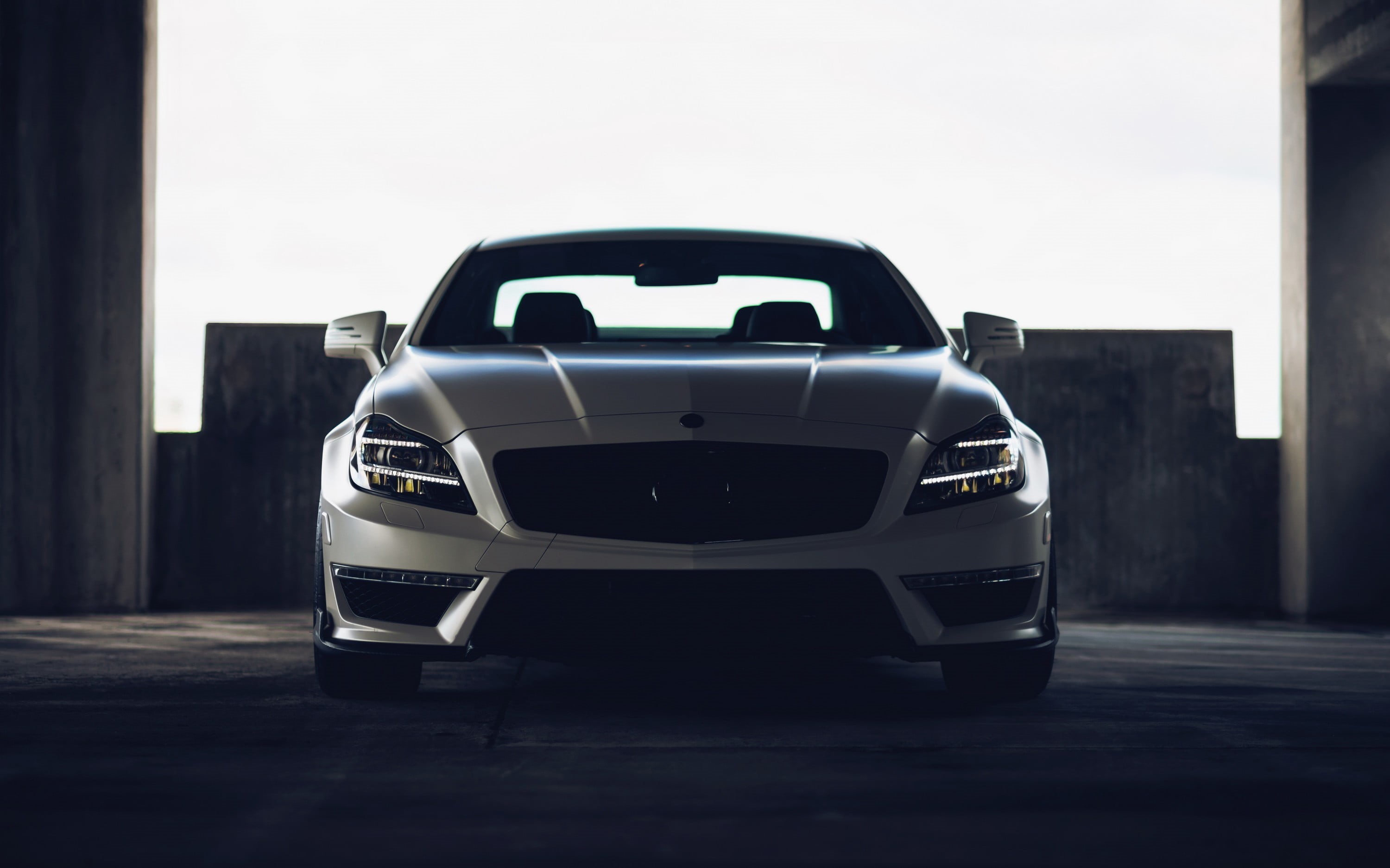 Mercedes-Benz, 2K, motor vehicle, sky, transportation, car, gray, mode of transportation, no people, day, stationary, built structure, architecture, clear sky, HD Wallpaper