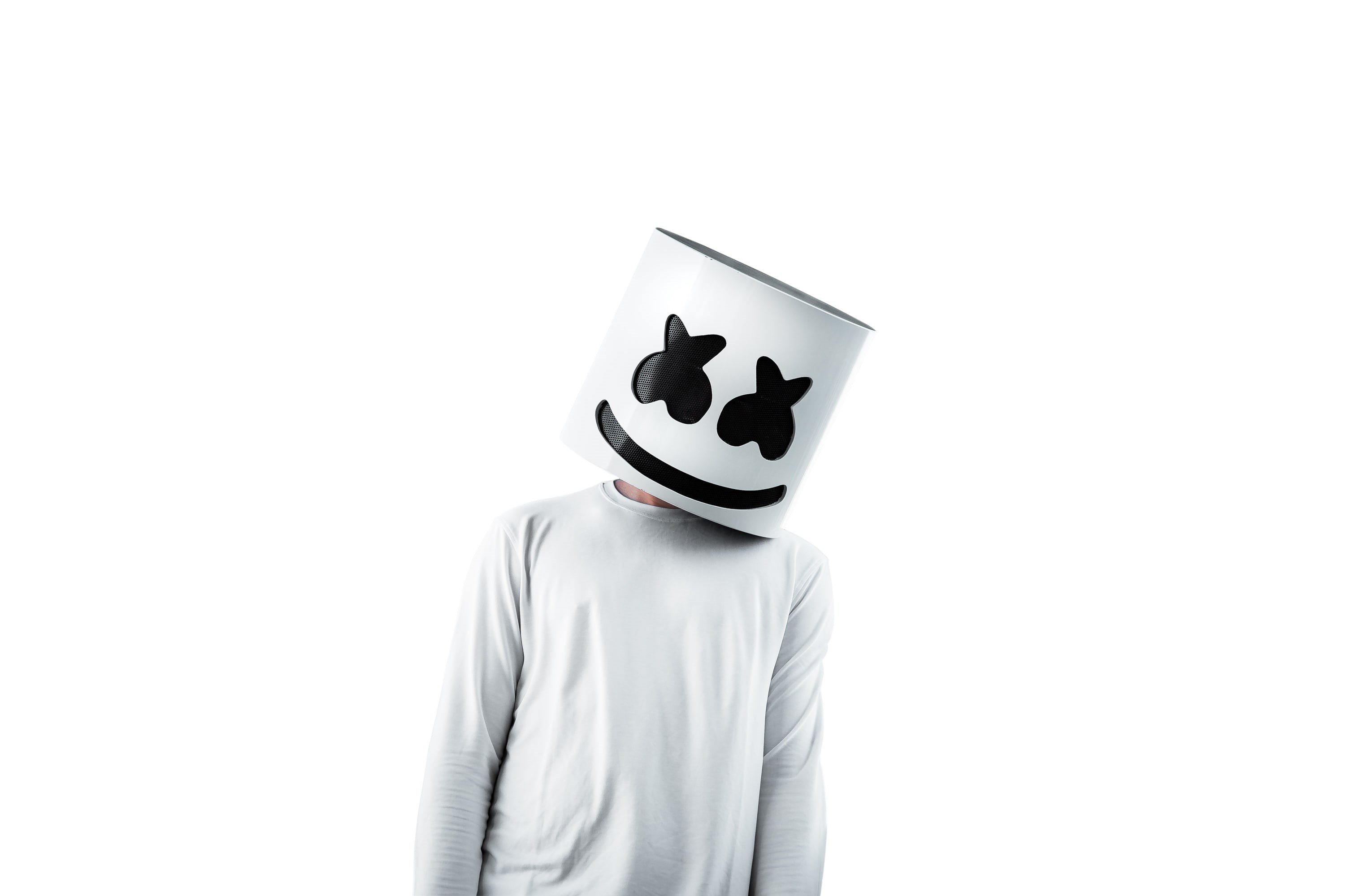 casual clothing, women, disguise, one person, studio shot, creativity, 2K, depression - sadness, singer, white background, waist up, mask, unrecognizable person, HD Wallpaper
