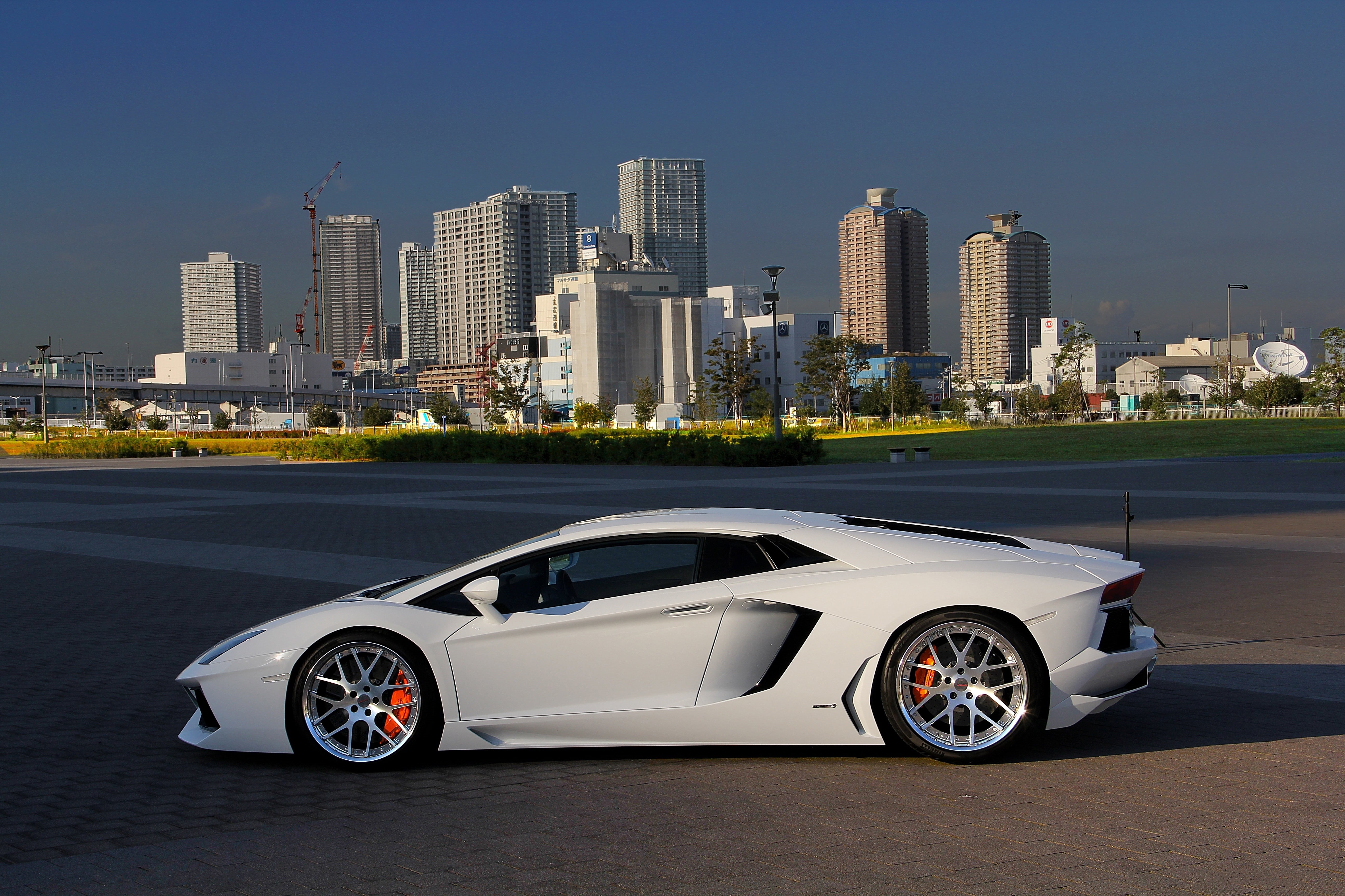 road, 5K, sky, cityscape, luxury, white, modern, white cars, outdoors, building, car, transportation, day, Lamborghini Aventador, building exterior, motor vehicle, HD Wallpaper