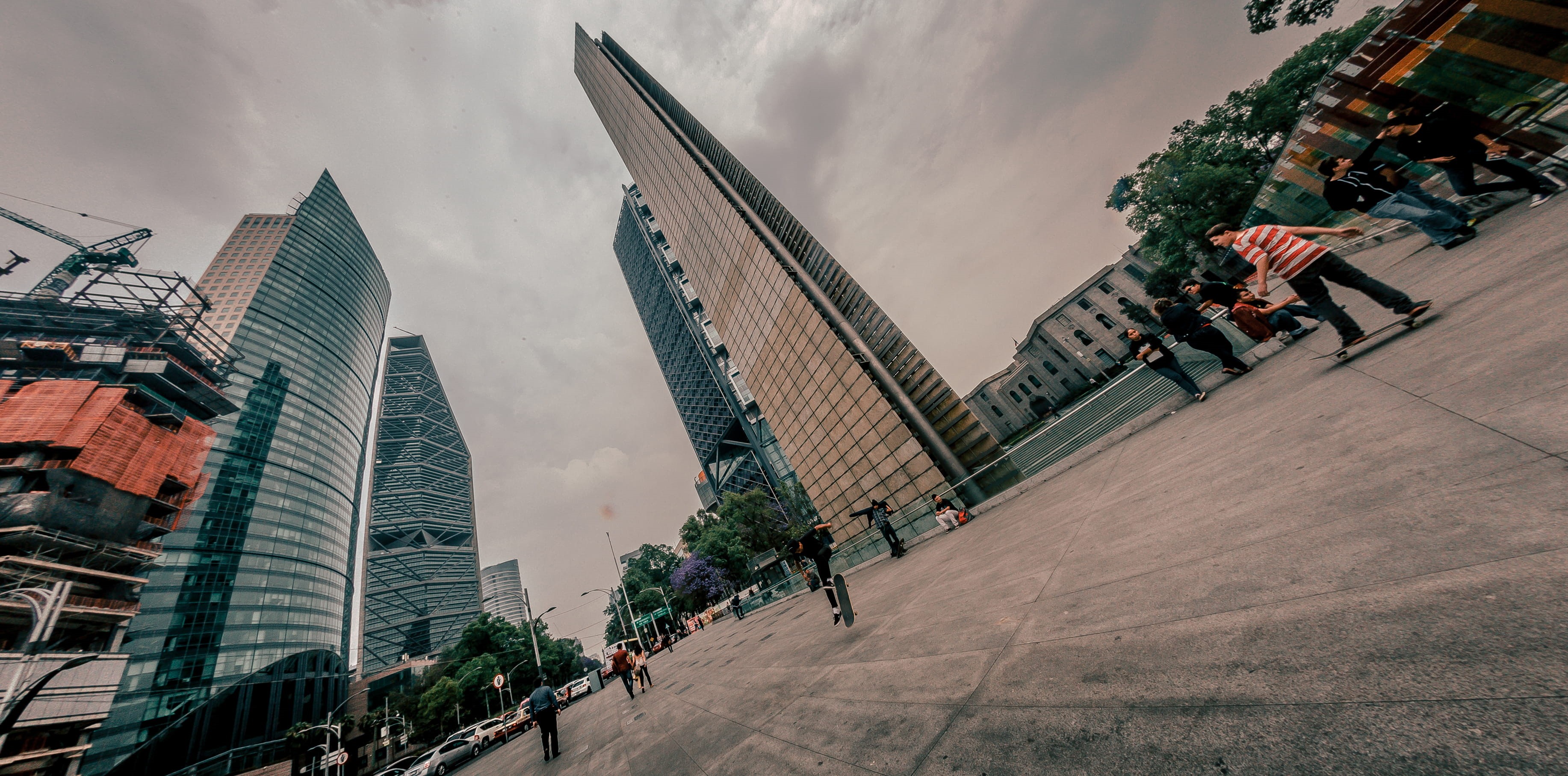 city life, built structure, architecture, tall - high, building, office building exterior, nature, méxico, mexico, group of people, estela, skyscraper, HD Wallpaper