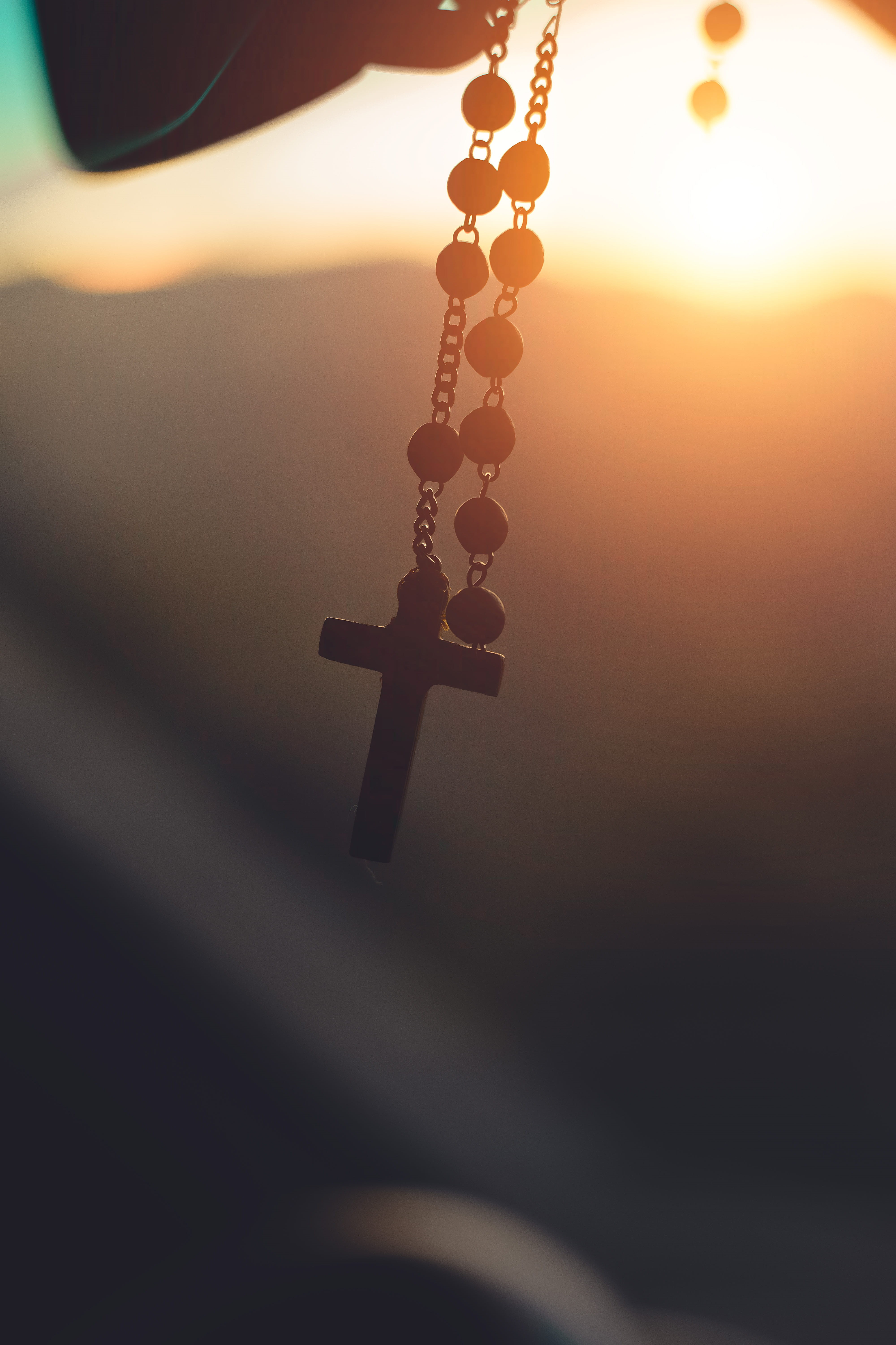 close-up, religion, 5K, outdoors, necklace, nature, sky, silhouette, cross, focus on foreground, crucifix, rosary, no people, easter, sun, bead, blur, Phone HD Wallpaper