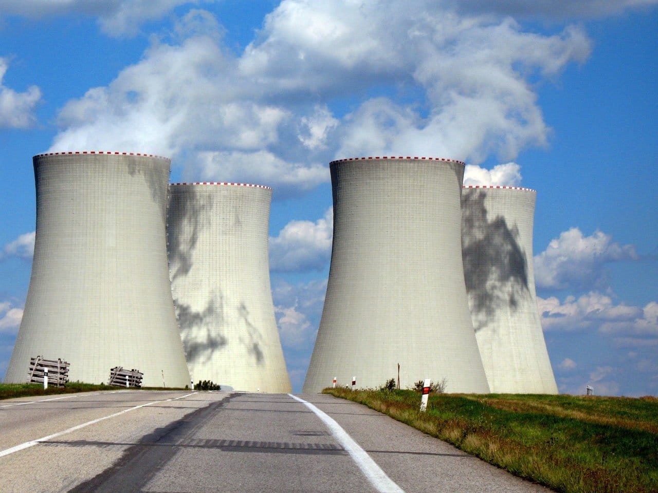 towers, Concrete, silos, white, energy, outdoors, power, sky, smoke - physical structure, transportation, generate, power station, fossil, water, no people, HD Wallpaper