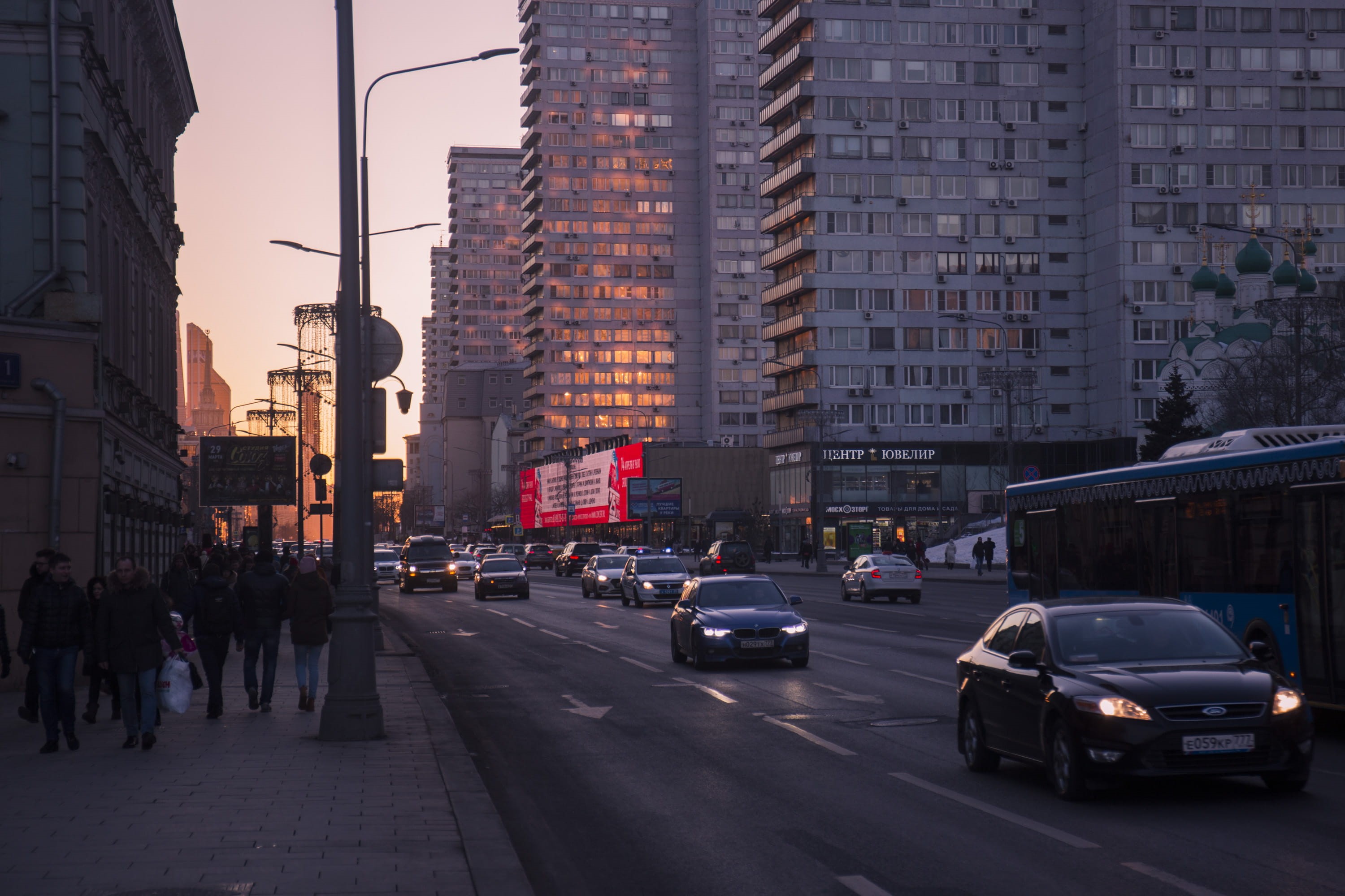 colors, photography, built structure, composition, mode of transportation, life, city street, transportation, 2K, street, contrast, dusk, avenue, office building exterior, HD Wallpaper