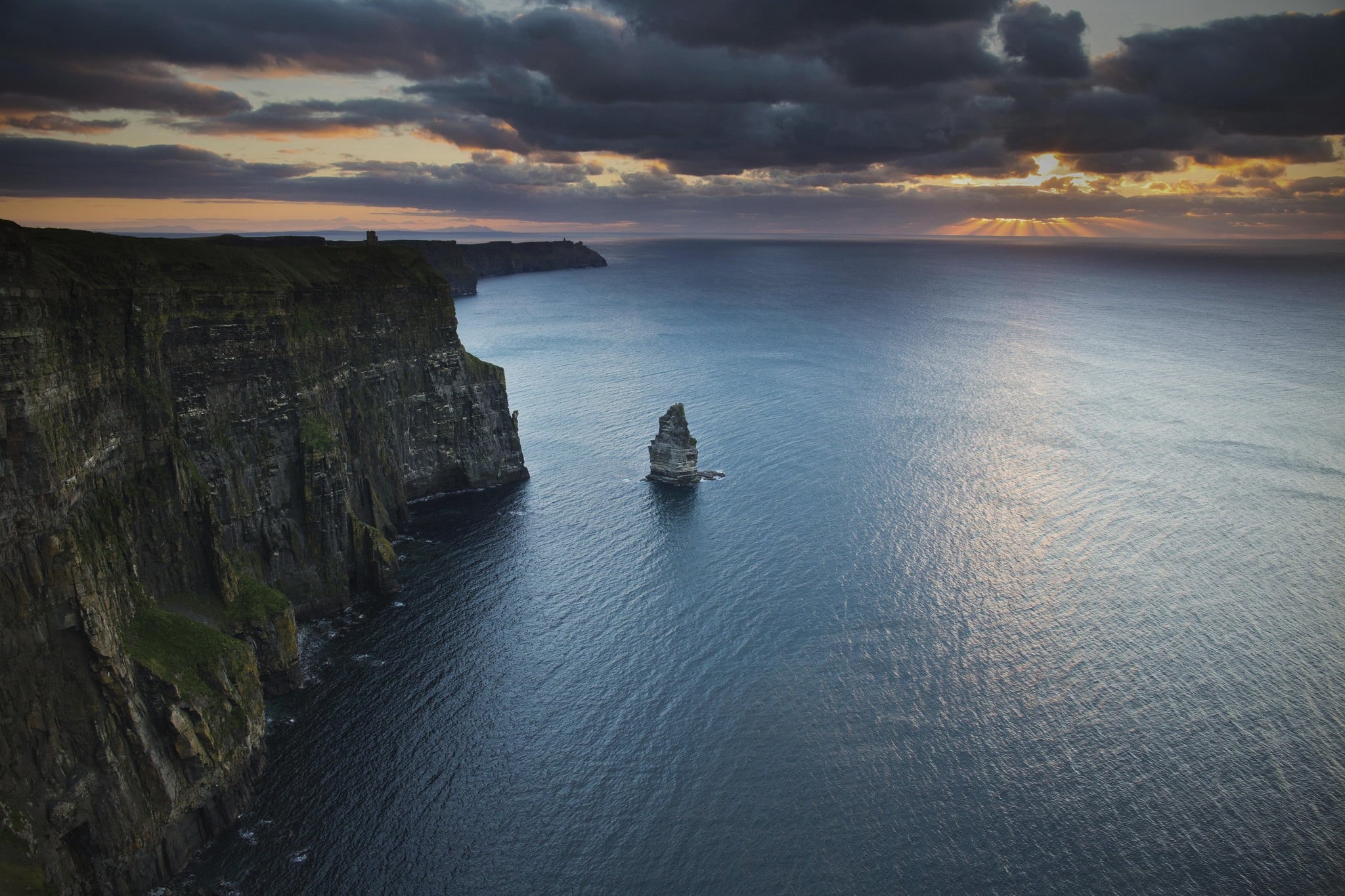 cliffs, rock - Object, outdoors, ocean, cliffs of moher, scenics, no People, water, tranquil Scene, water surface, seascape, travel Destinations, dusk, HD Wallpaper