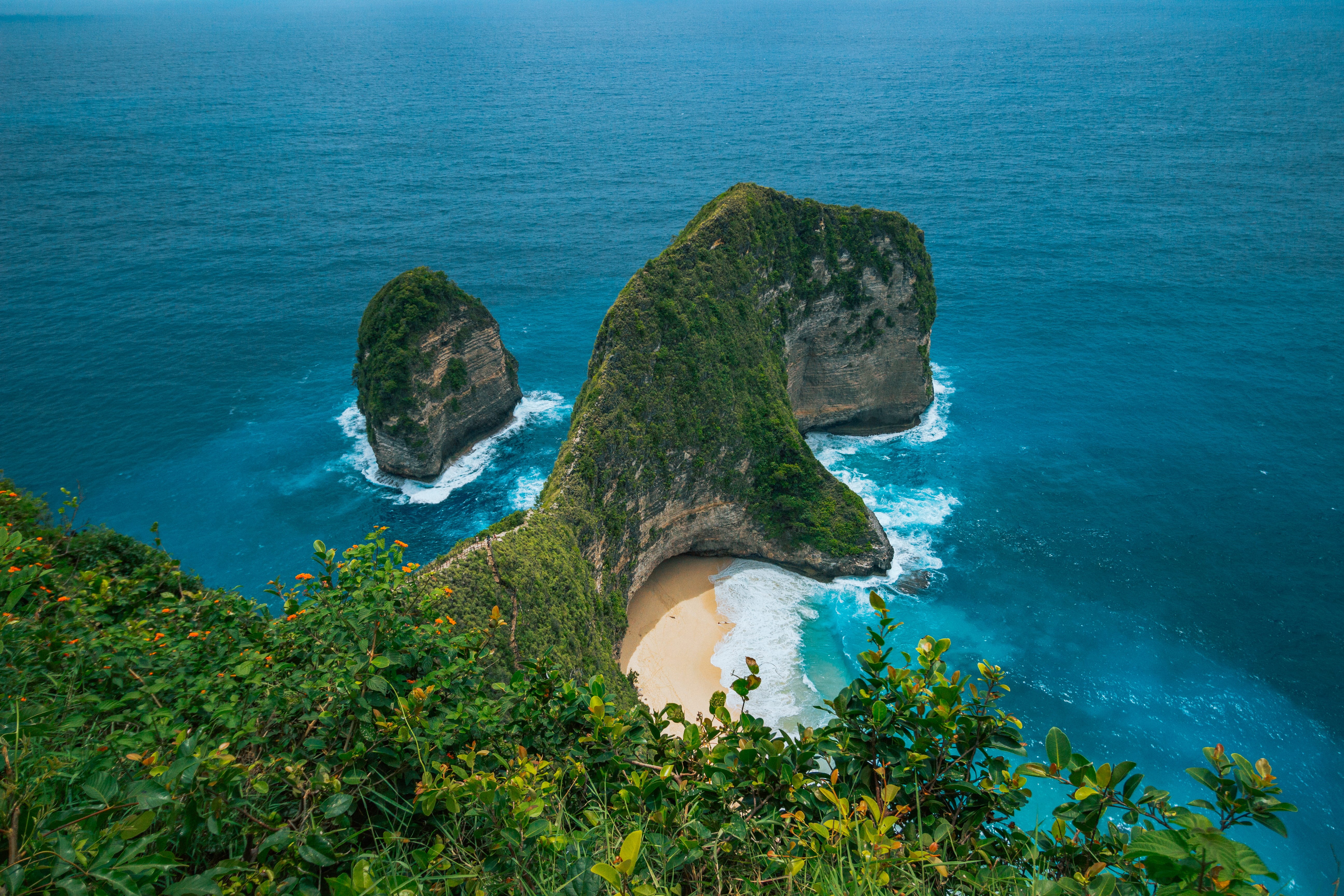 shoreline, idyllic, indonesia, land, day, no people, animal, promontory, non-urban scene, daytime, sea, bali, mountain, tranquil scene, water, ocean, body, HD Wallpaper