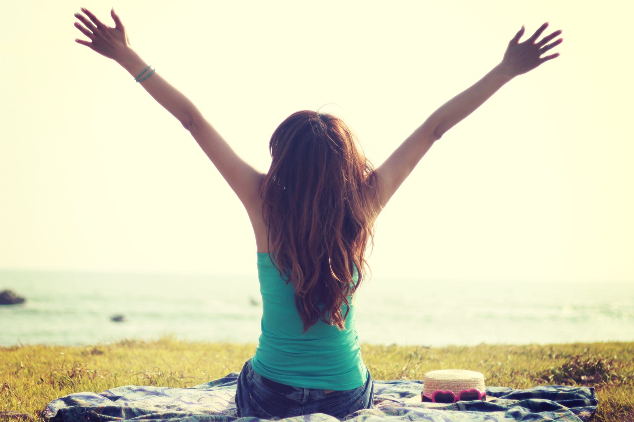 arms Raised, clear sky, outdoors, lifestyles, young Women, raising, casual clothing, haired, enjoyment, rear View, meditating, brown haired, nature, human limb, HD Wallpaper