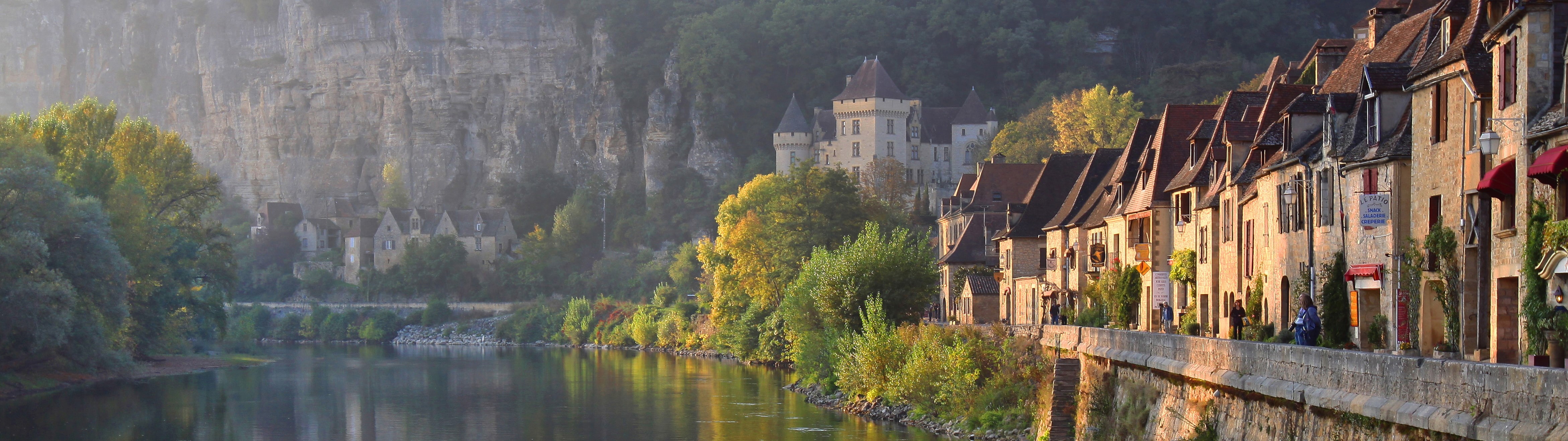 villages, trees, La Roque Gageac, 4K, stream, nature, dual monitors, mountains, cliff, castle, France, multiple display, river, landscape, HD Wallpaper
