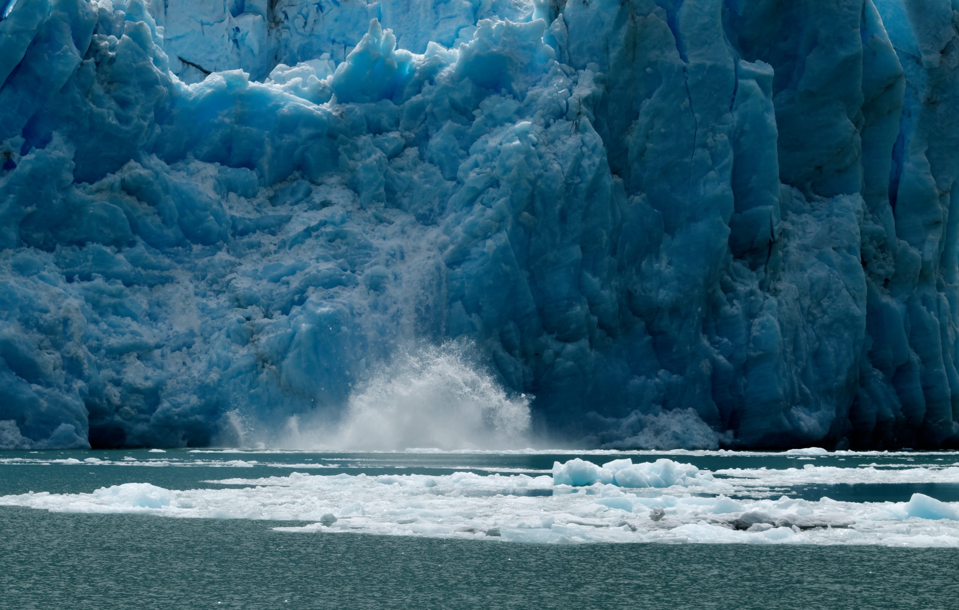 motion, lagoon, sea, splash, cold, lake, 2K, landscape, power, blue, glacier, whit, frozen, ice, nature, power in nature, breaking, environment, day, cold temperature, HD Wallpaper