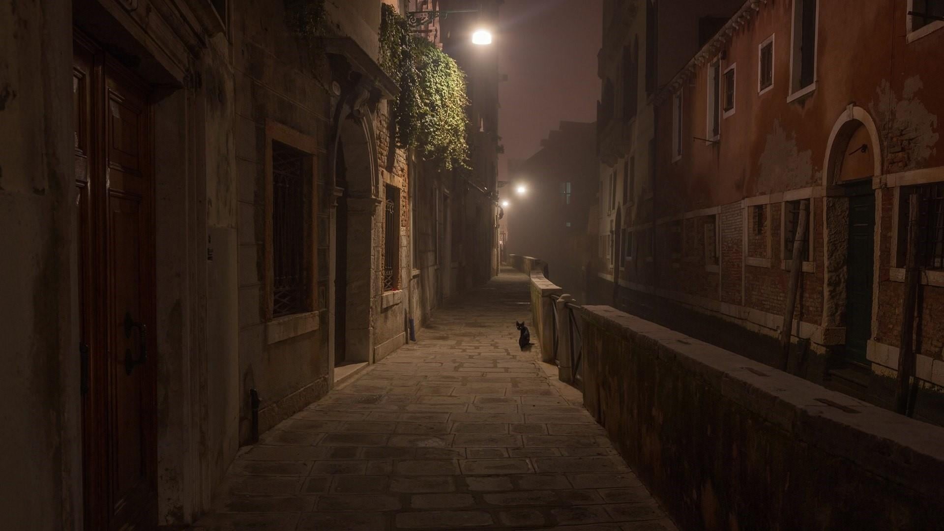 residential district, long, venice, alley, diminishing perspective, road, architecture, street light, evening, canal, 1080P, footpath, lighting equipment, HD Wallpaper