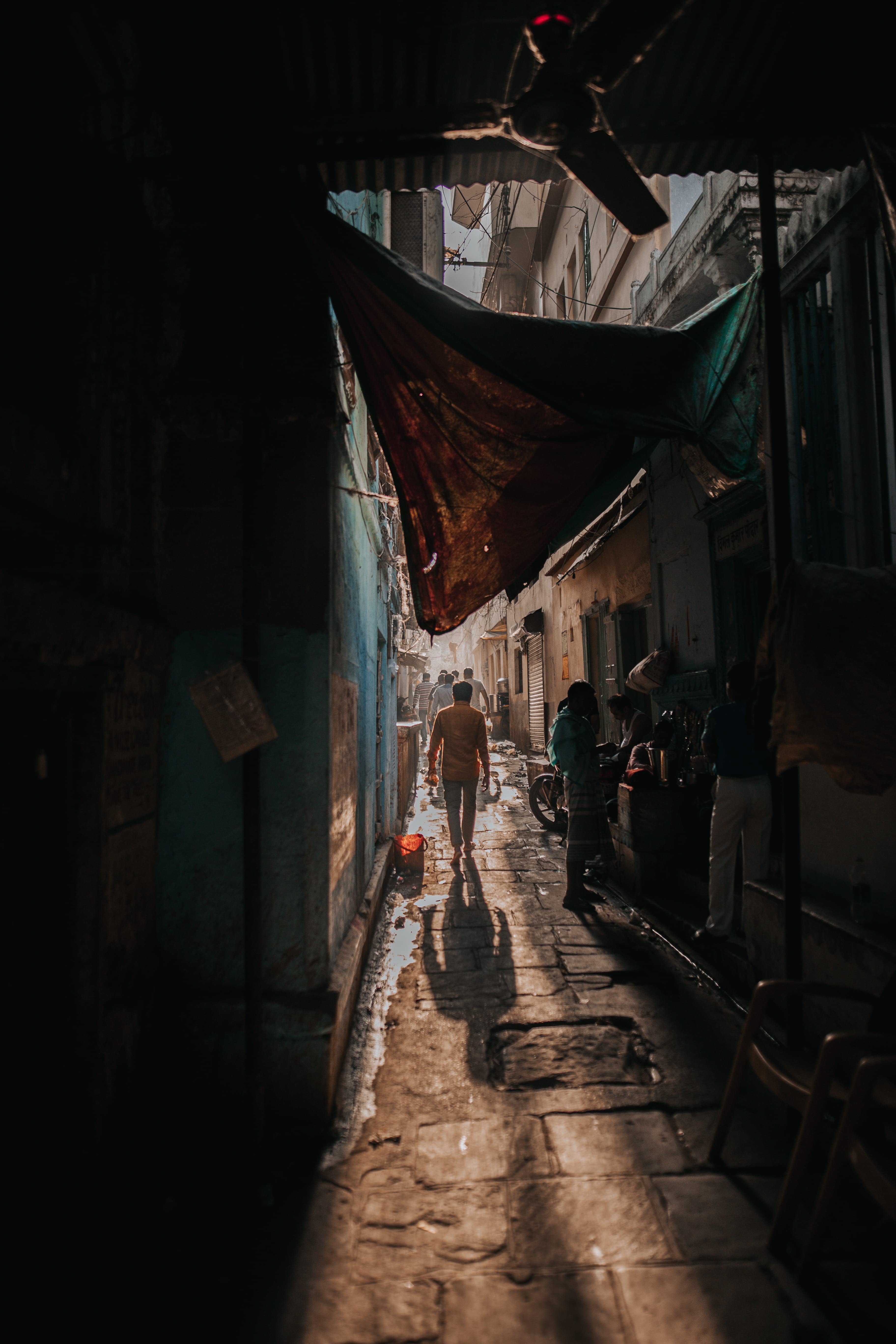 alley, wanderlust, houses, day, lifestyles, varanasi, real people, new, man, travel, architecture, walking, shadow, built structure, silhouette, alleyway, Phone HD Wallpaper