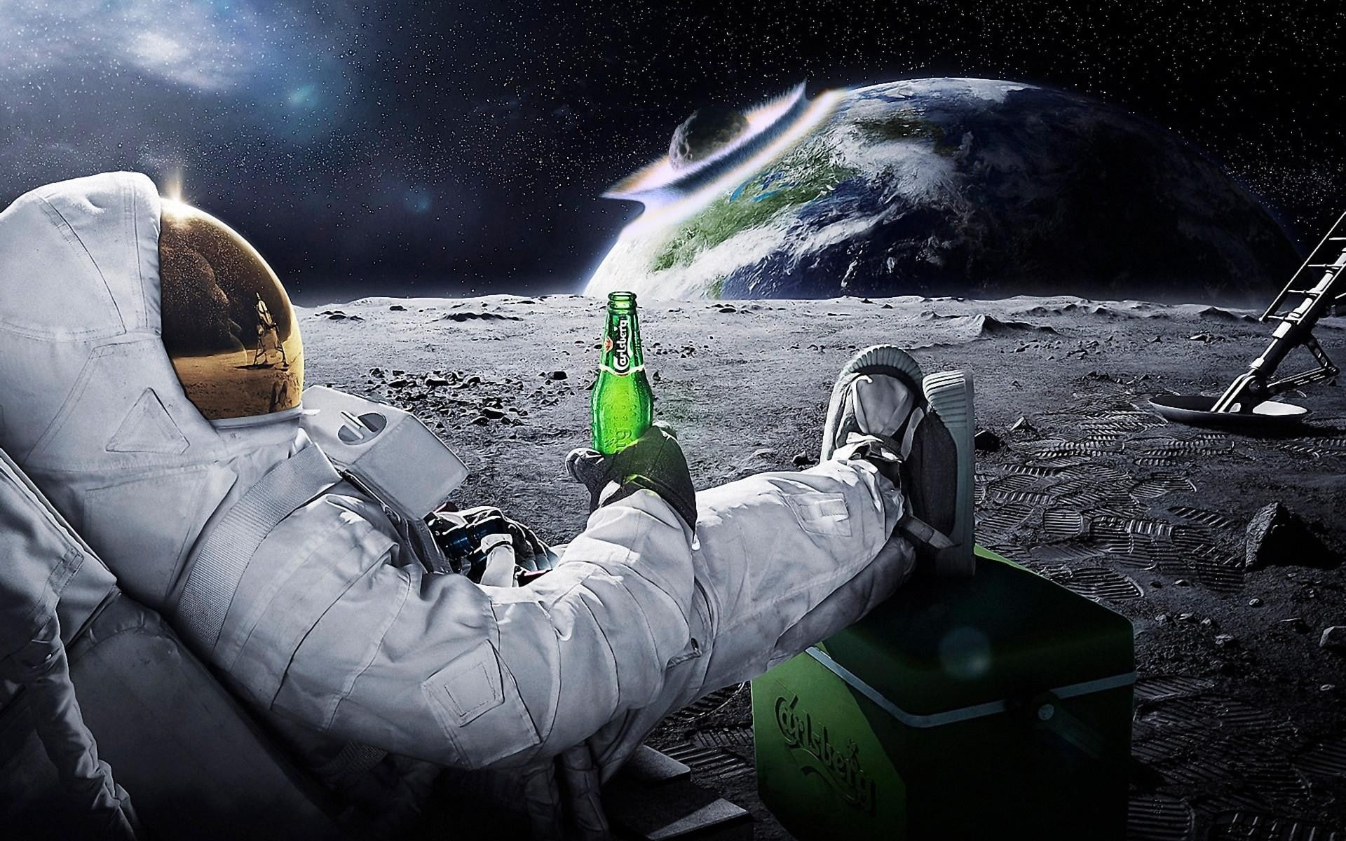 beer, meteors, 1080P, Earth, astronaut, dark humor, space, Carlsberg, HD Wallpaper