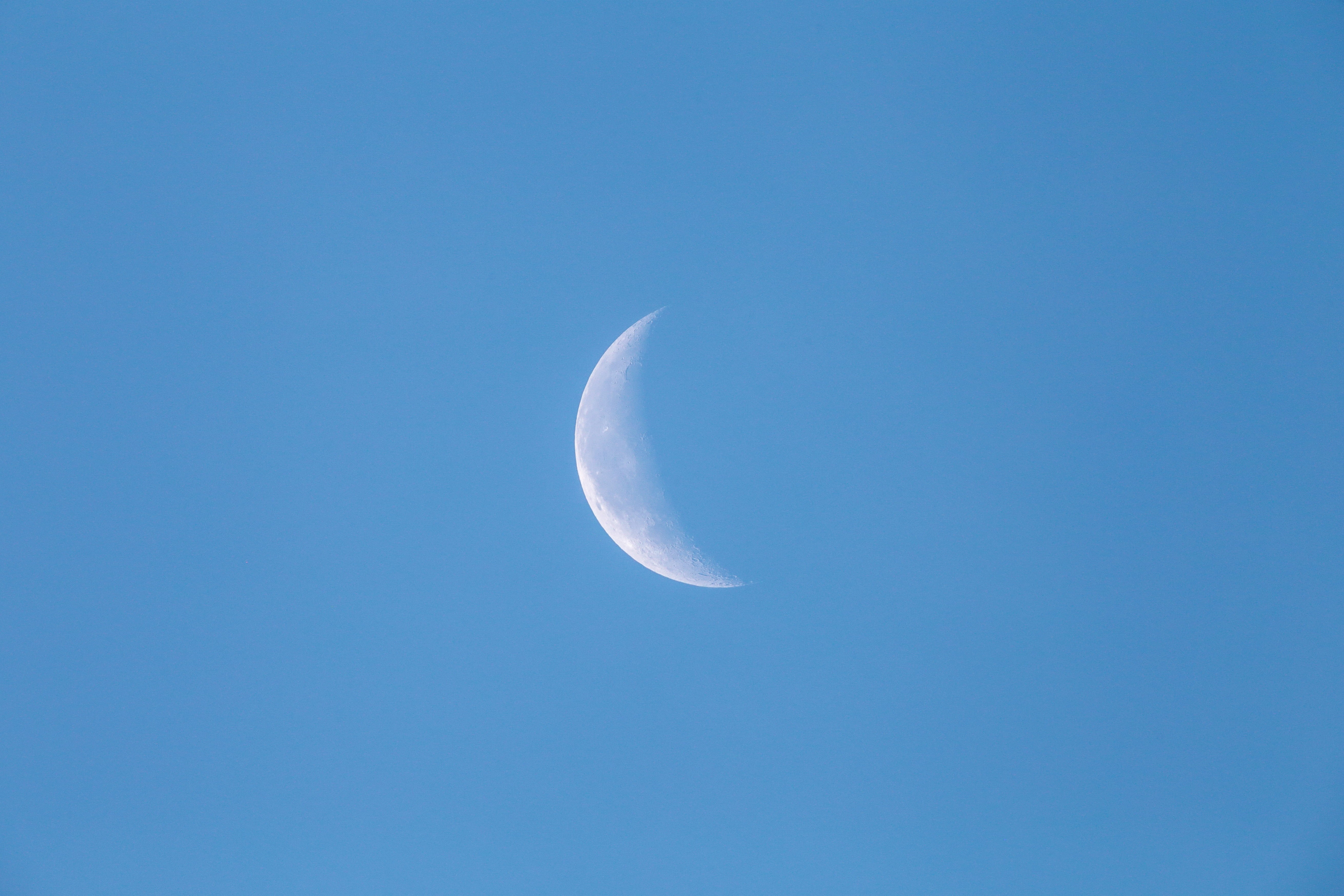 nature, night, blue, planetary moon, copy space, space and astronomy, space, daytime, blue background, astrology, low angle view, crescent moon, day moon, HD Wallpaper