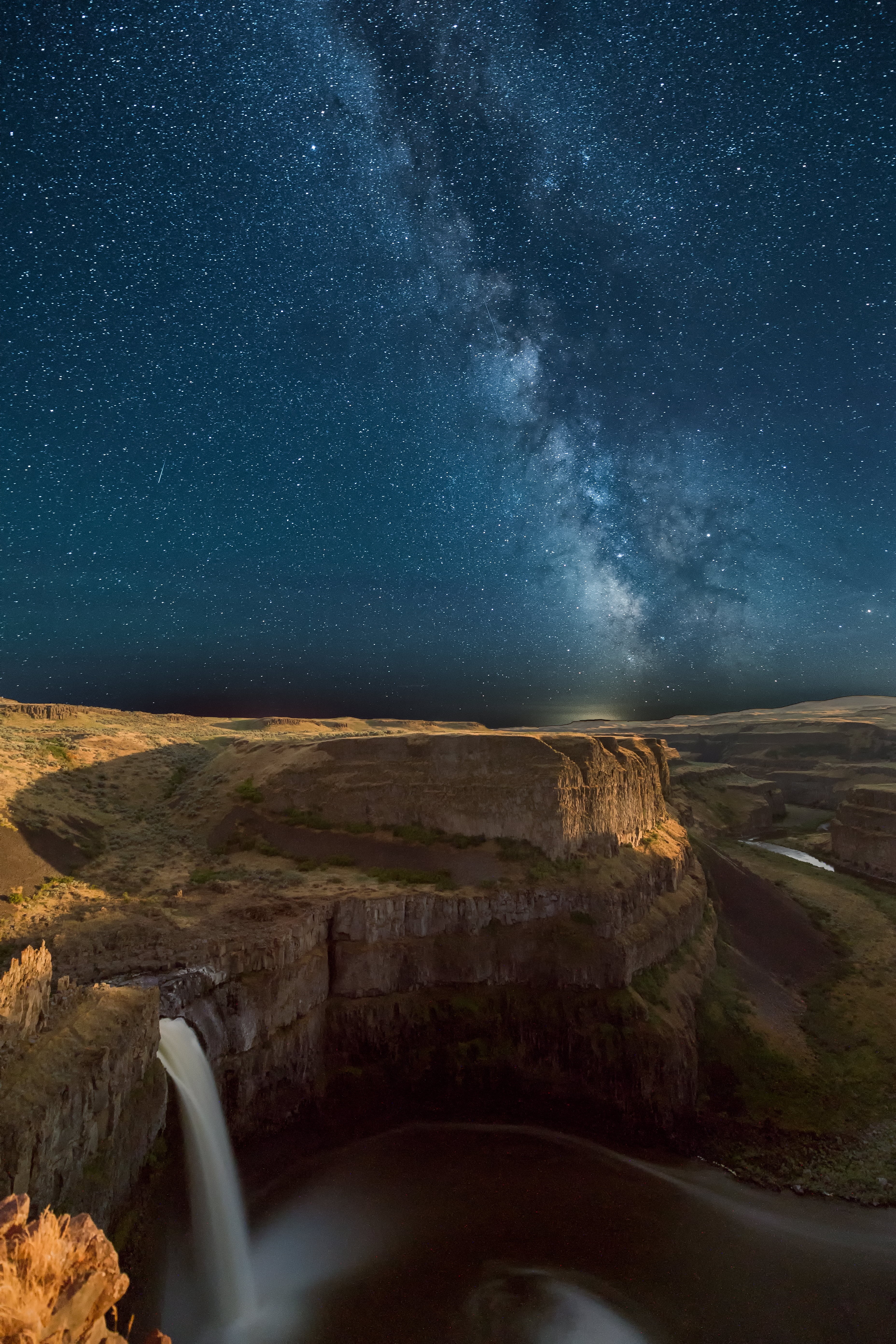 Milky Way, astronomy, stars, galaxy, eastern, plateau, star - Space, waterfalls, night photography, Eastern Washington State, scenics, solitude, 5K, Palouse Falls, Phone HD Wallpaper