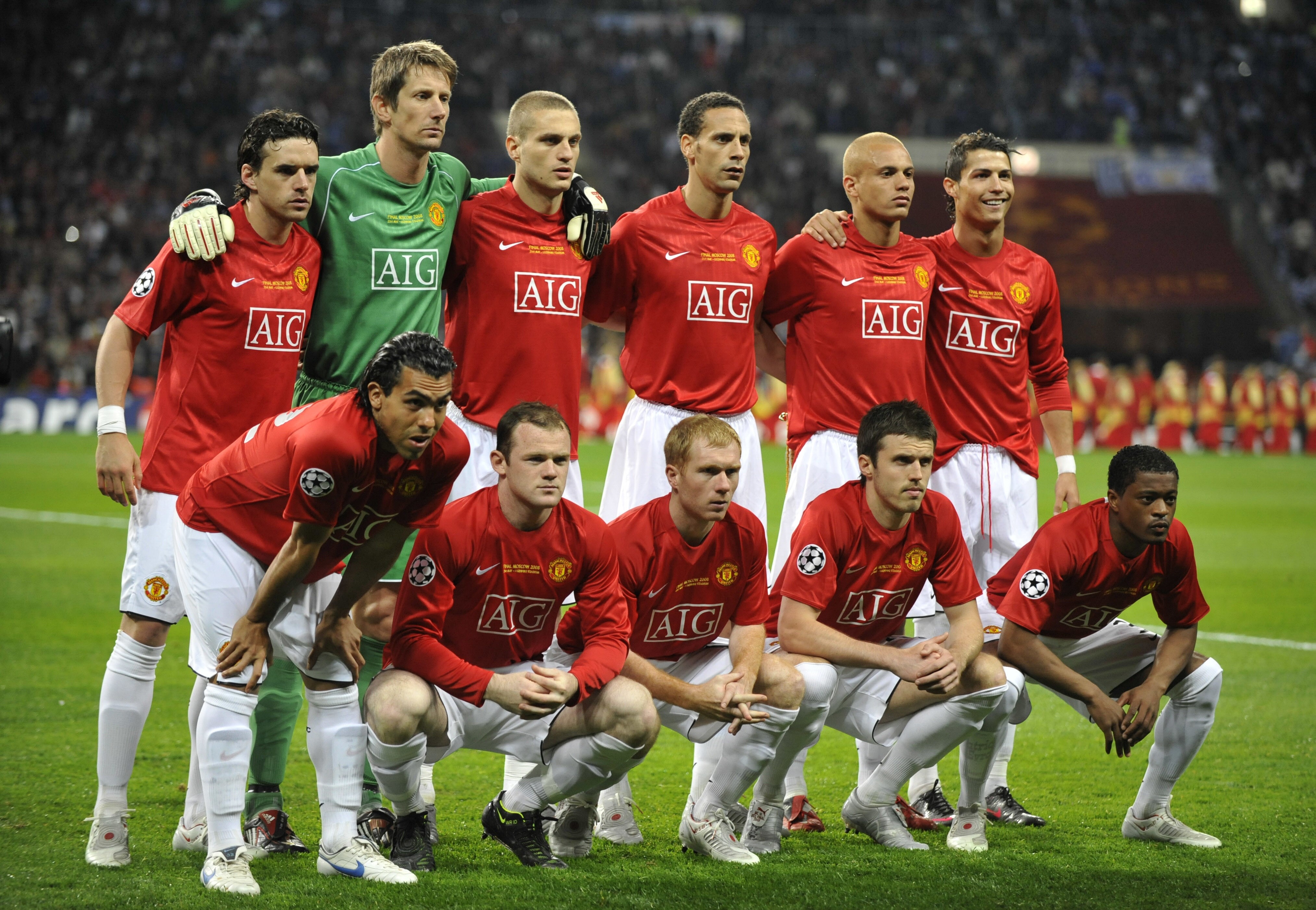 competitive Sport, ball, cristiano ronaldo, portrait, full length, team Sport, stadium, rivalry, people, playing Field, red, old trafford, team, adult, HD Wallpaper