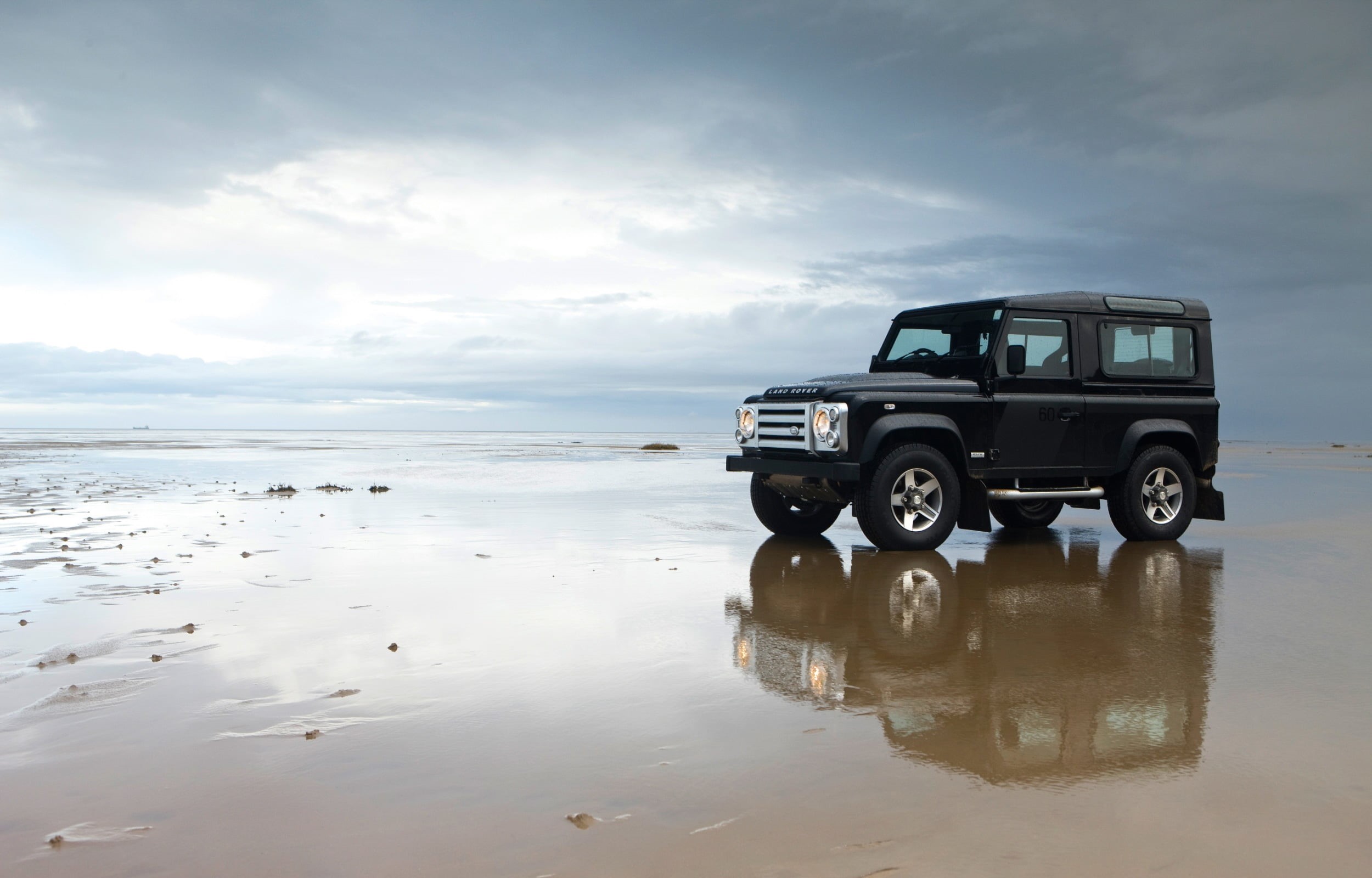 horizon, tranquil scene, 1080P, tranquility, Land Rover, suv, svx, rover, horizon over water, reflection, nature, sky, black, Cars, day, angelina jolie, HD Wallpaper