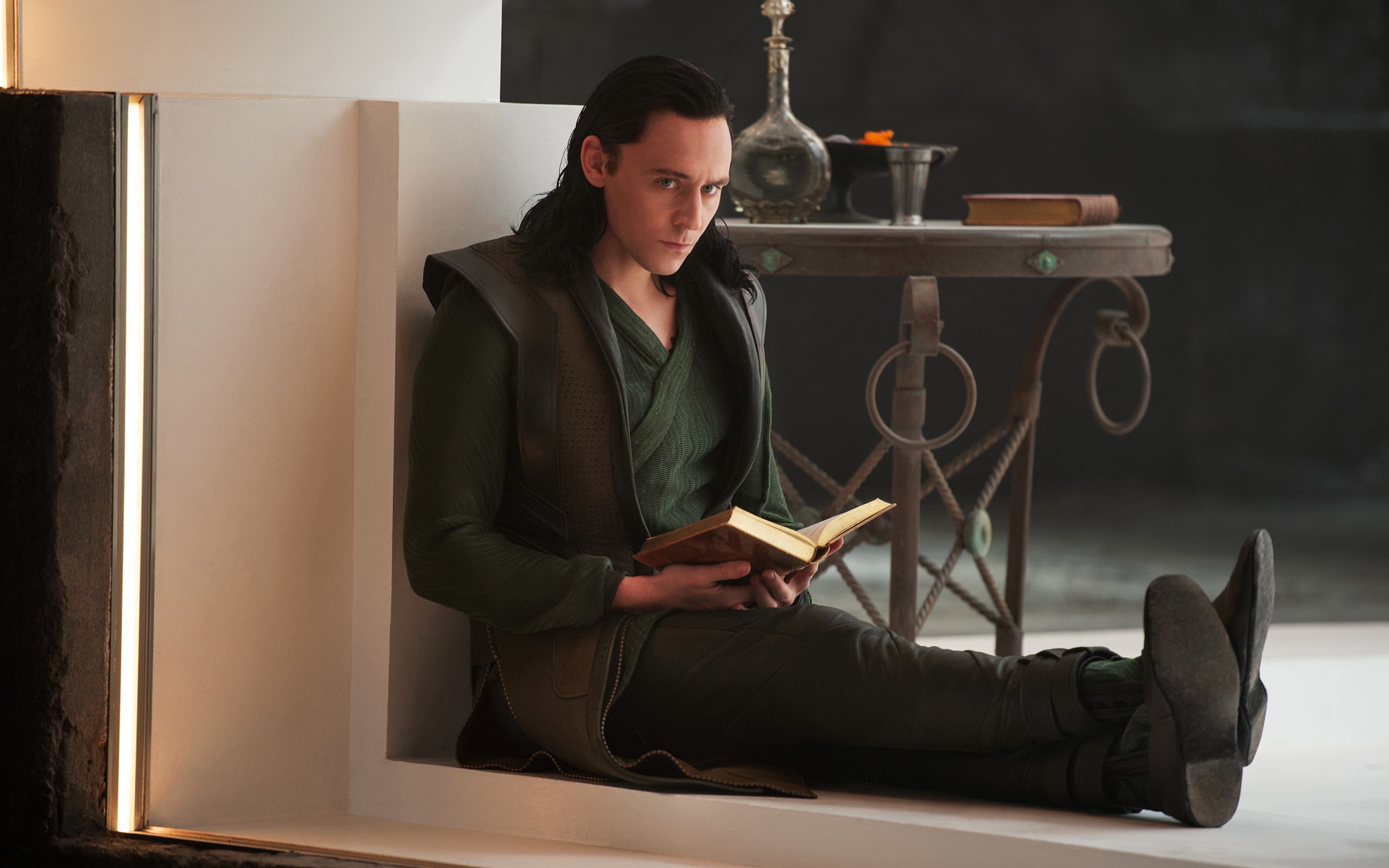 movies, hd, tom, hiddleston, book, 2K, thor, loki, HD Wallpaper