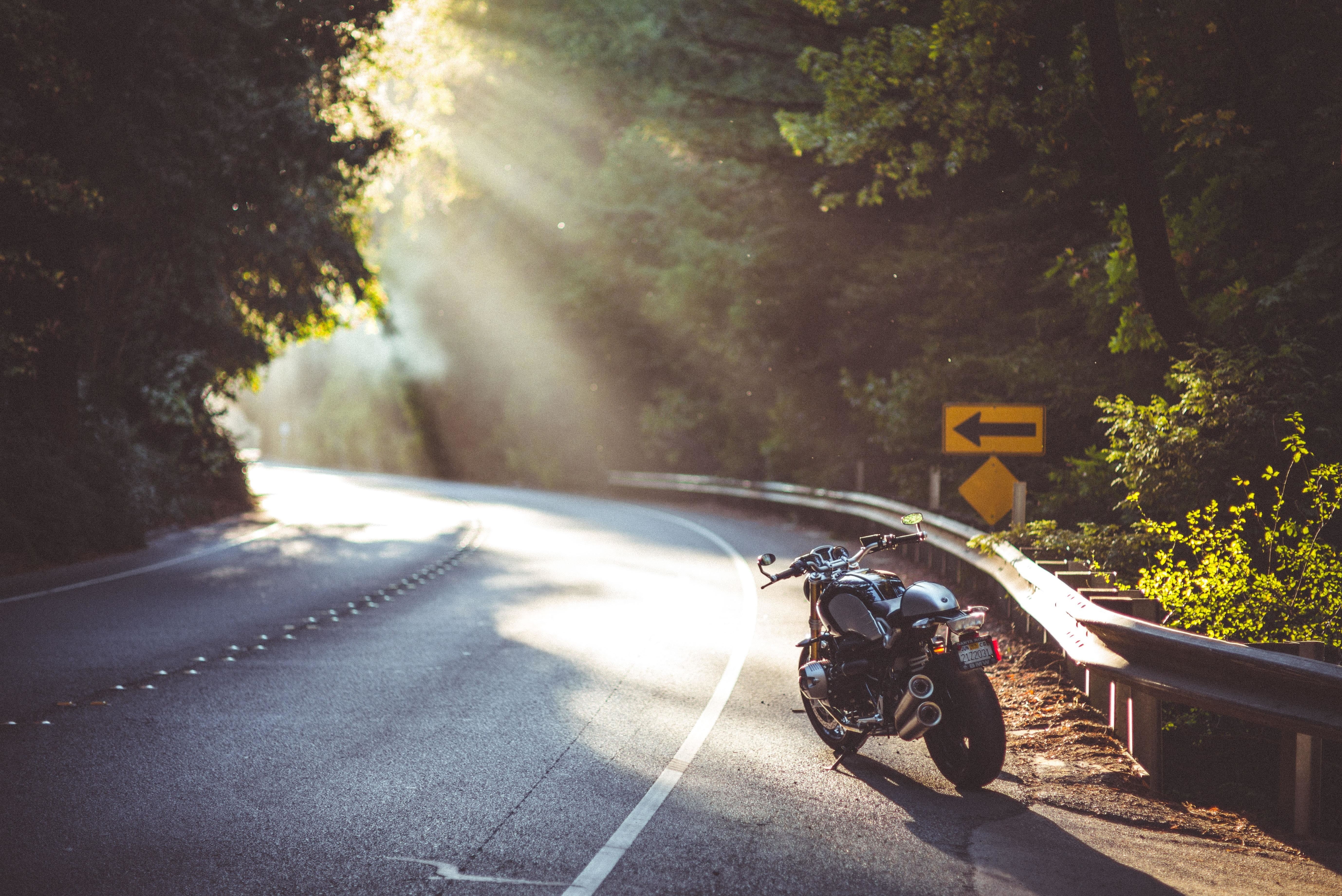highway, city, sunlight, motorcycle, direction, sun rays, diminishing perspective, plant, outdoors, transportation, 5K, day, symbol, tree, bicycle, BMW, HD Wallpaper