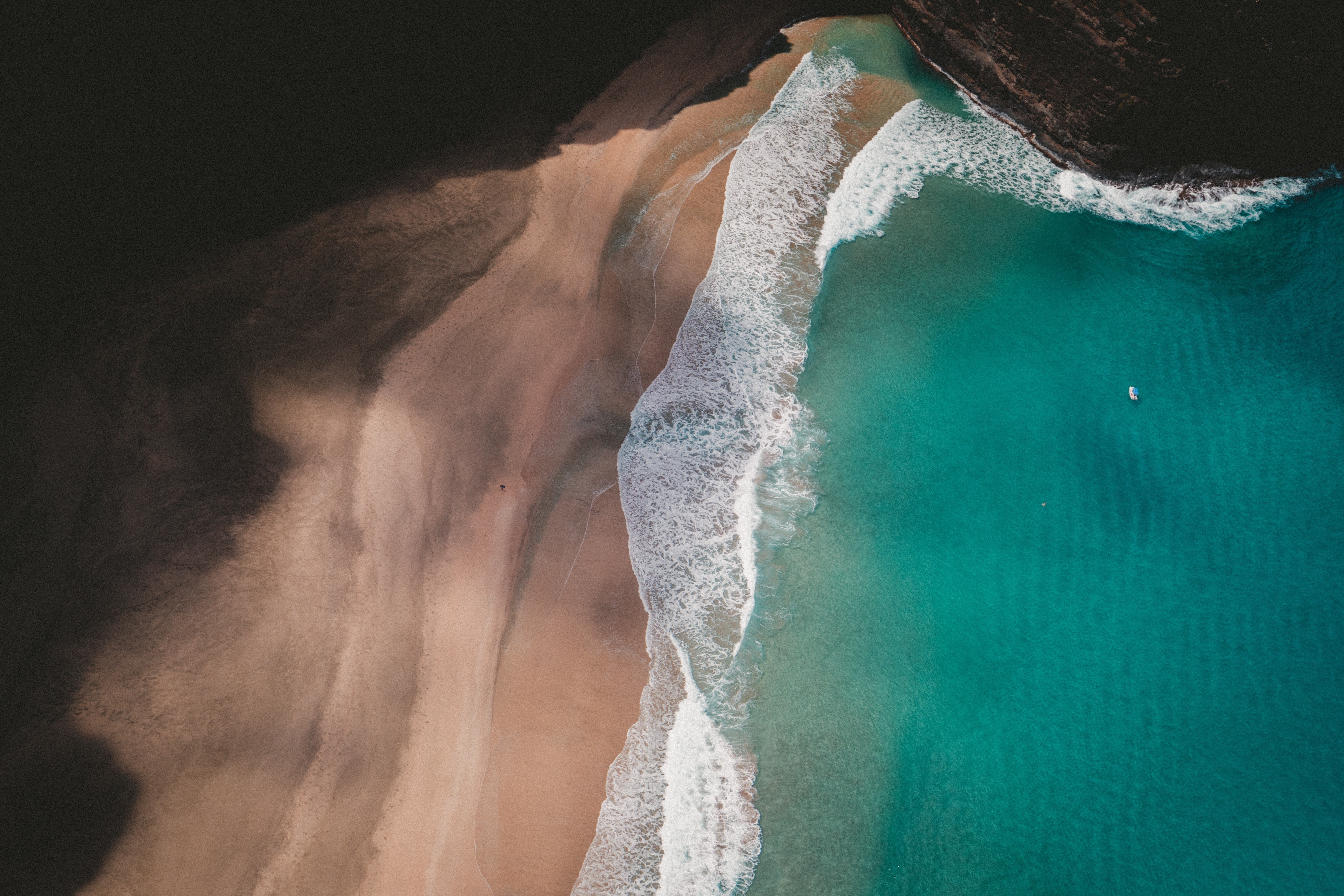 boat, sand, birds eye view, nature, 5K, shore, beach, aerial view, water, sea, waves, HD Wallpaper