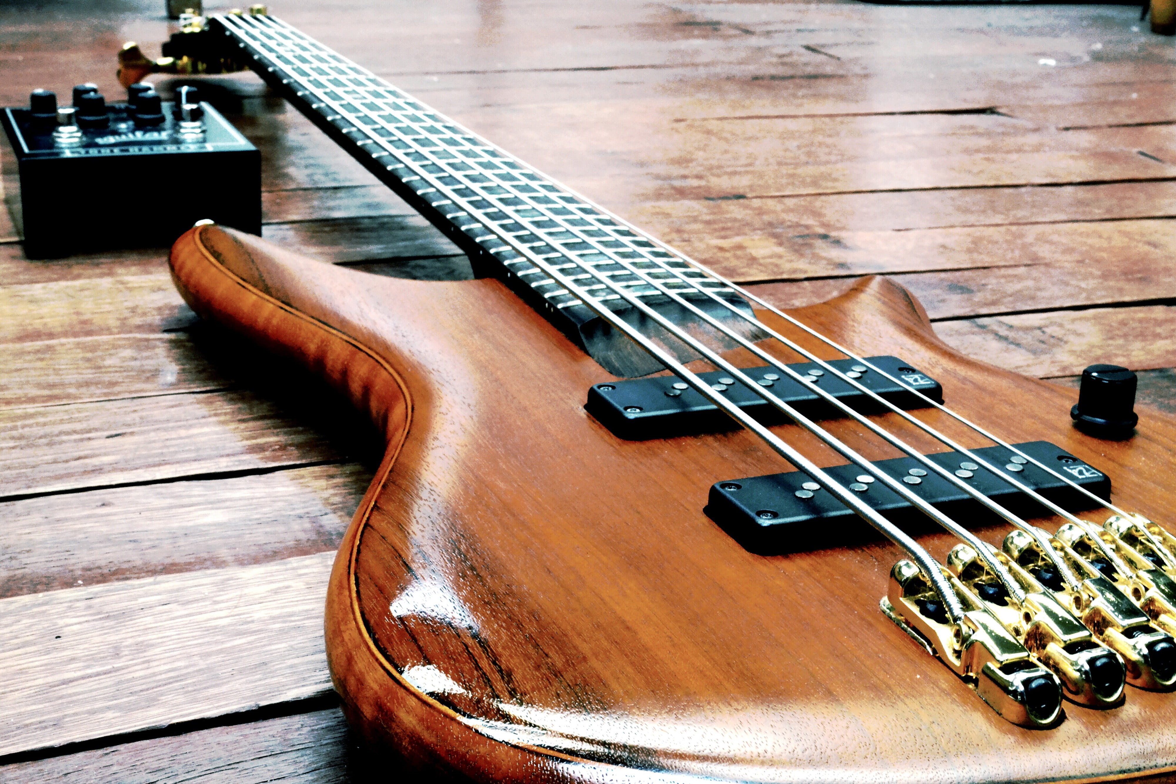 entertainment, woodwind instrument, wood - Material, wood, table, rock Music, acoustic guitar, musical Instrument String, close-up, Closeup, arts culture and entertainment, HD Wallpaper