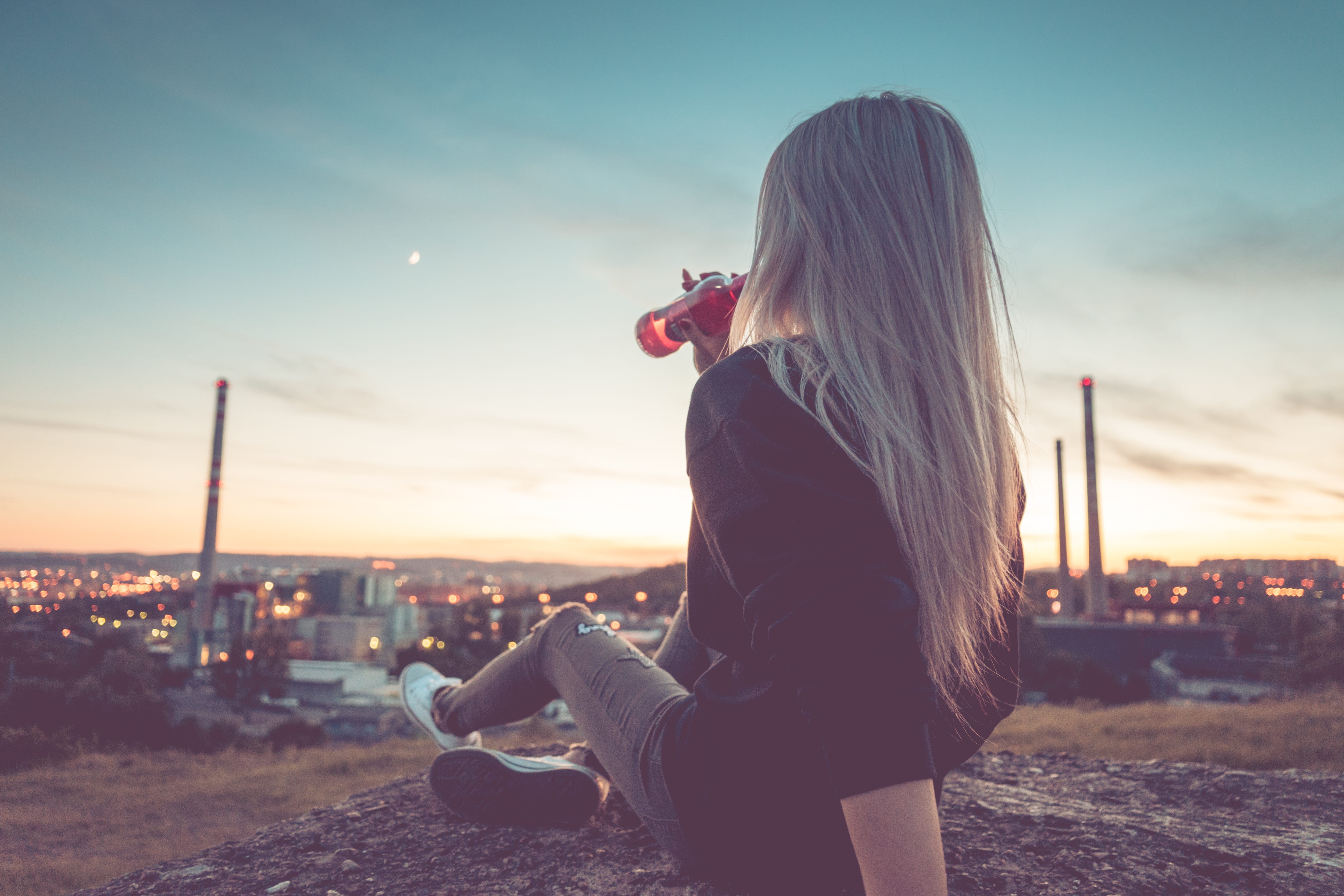 young, young adult, relax, enjoying, beautiful woman, one person, sky, evening, real people, people, young women, drinking, wireless technology, nature, HD Wallpaper