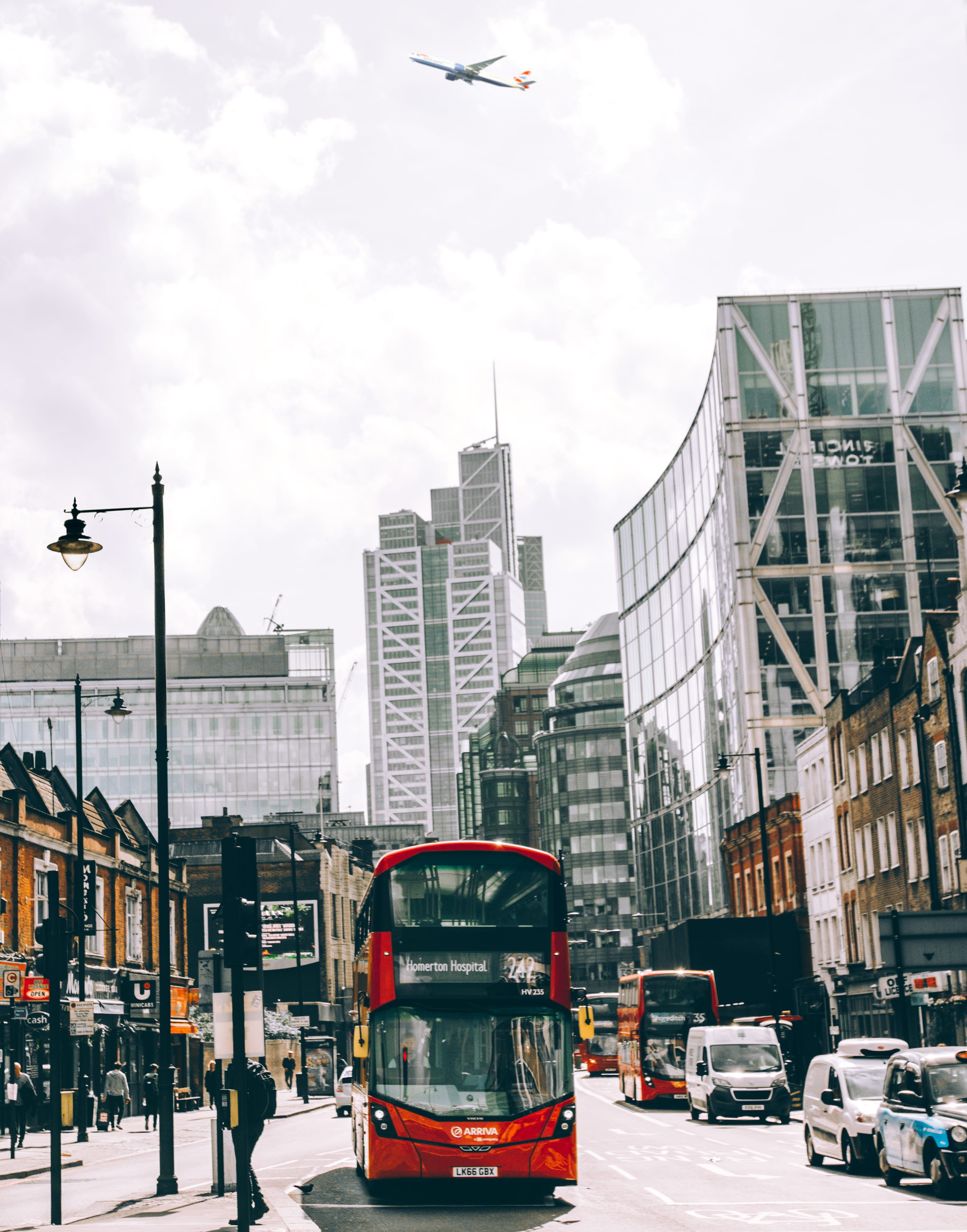 liverpool street station, architecture, day, cloud - sky, bus, busy, urban, office building exterior, built structure, outdoors, cityscape, portrait, public transportation, Phone HD Wallpaper