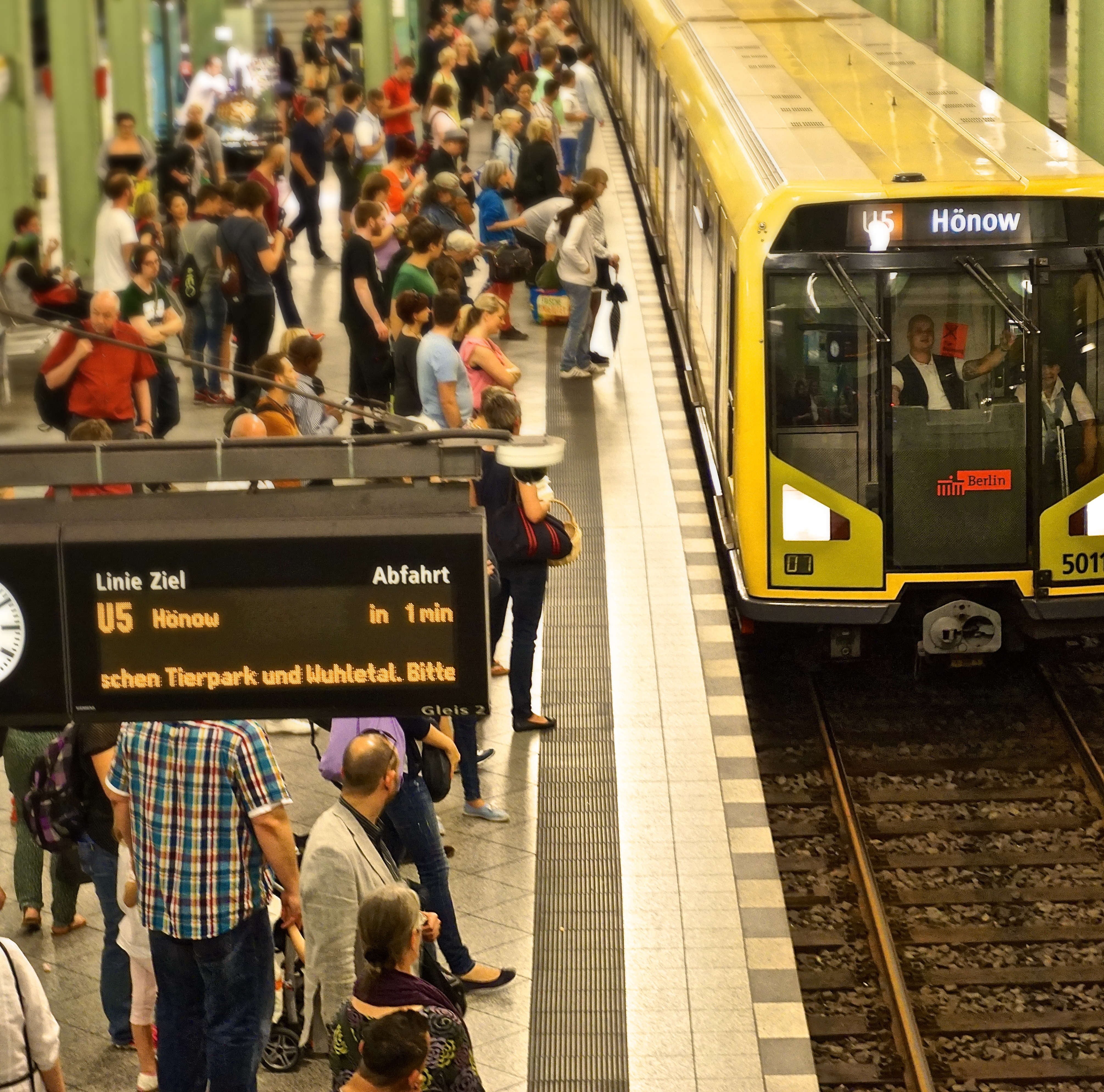subway, public transportation, train - vehicle, group, track, road, women, mode of transportation, urban, crowd, large group of people, traffic, commerce, HD Wallpaper