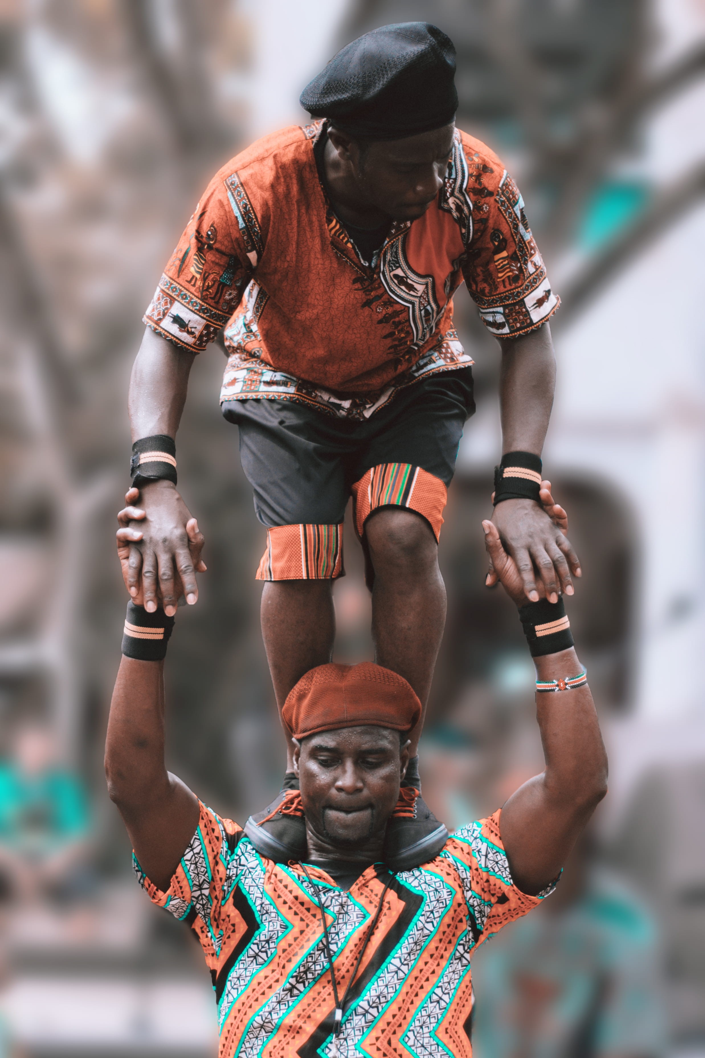 arts culture and entertainment, front view, hand, 2K, funny, helping, strength, standing, musical, adult, florida, people, occupation, lifestyle, white, Phone HD Wallpaper