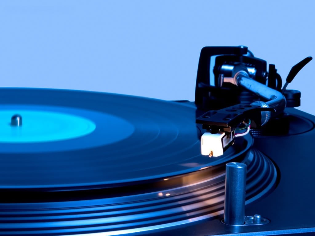 480P, motion, music, gramophone, turntable, electrical equipment, equipment, no people, nightlife, nightclub, studio shot, sound recording equipment, arts culture and entertainment, HD Wallpaper