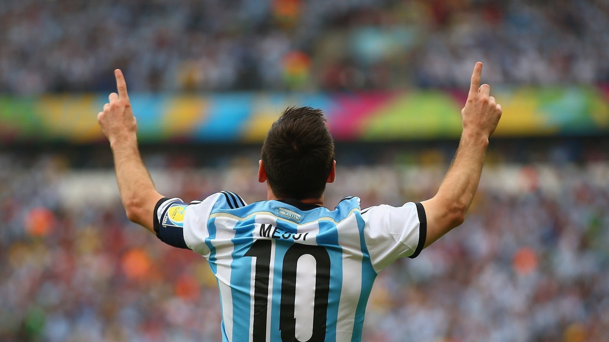 human arm, men, crowd, males, limb, lionel, human limb, 1080P, child, human body part, spectator, Argentina, body part, childhood, waist up, standing, HD Wallpaper