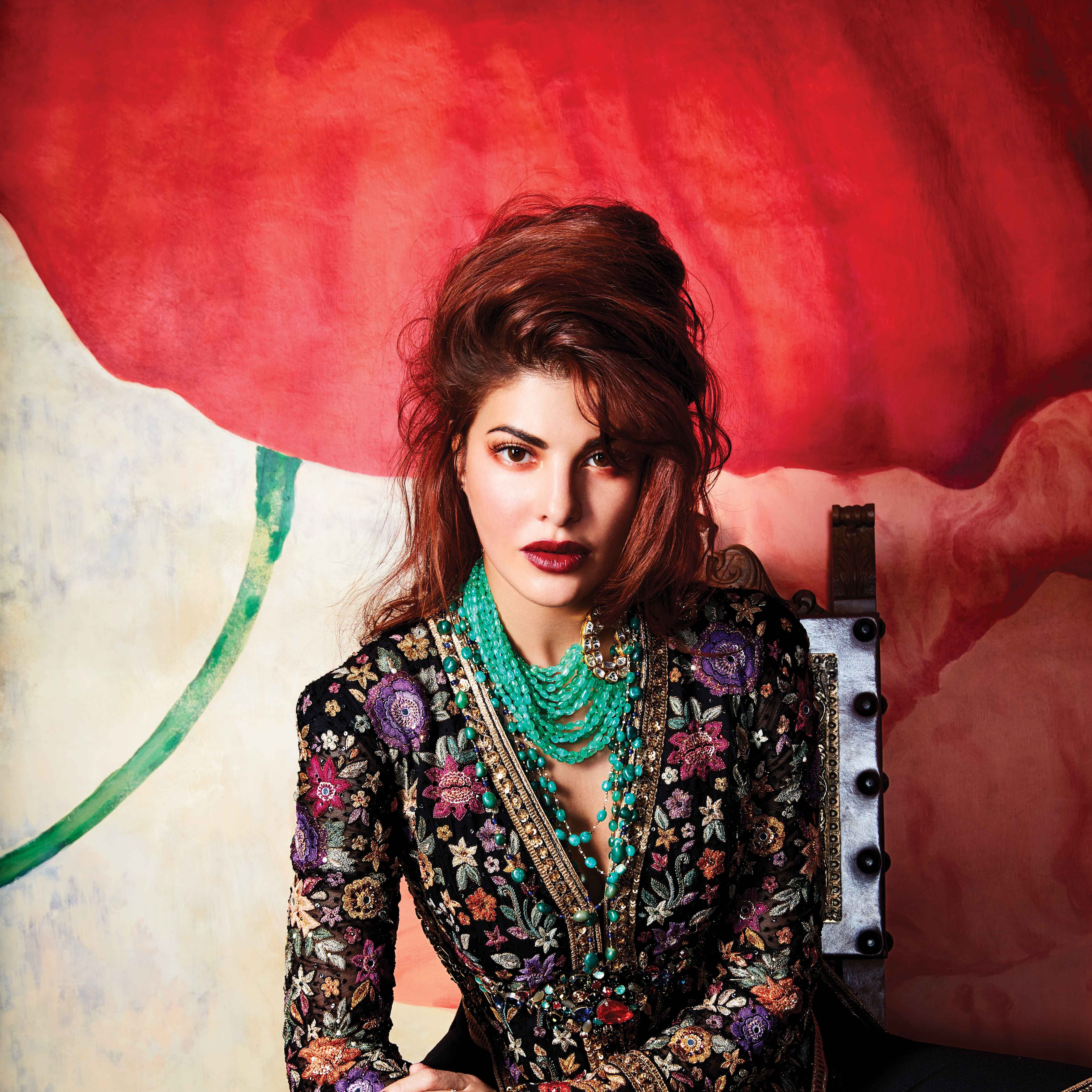 Jacqueline Fernandez, 5K, Ethnic wear, 5K, Bollywood, Phone HD Wallpaper