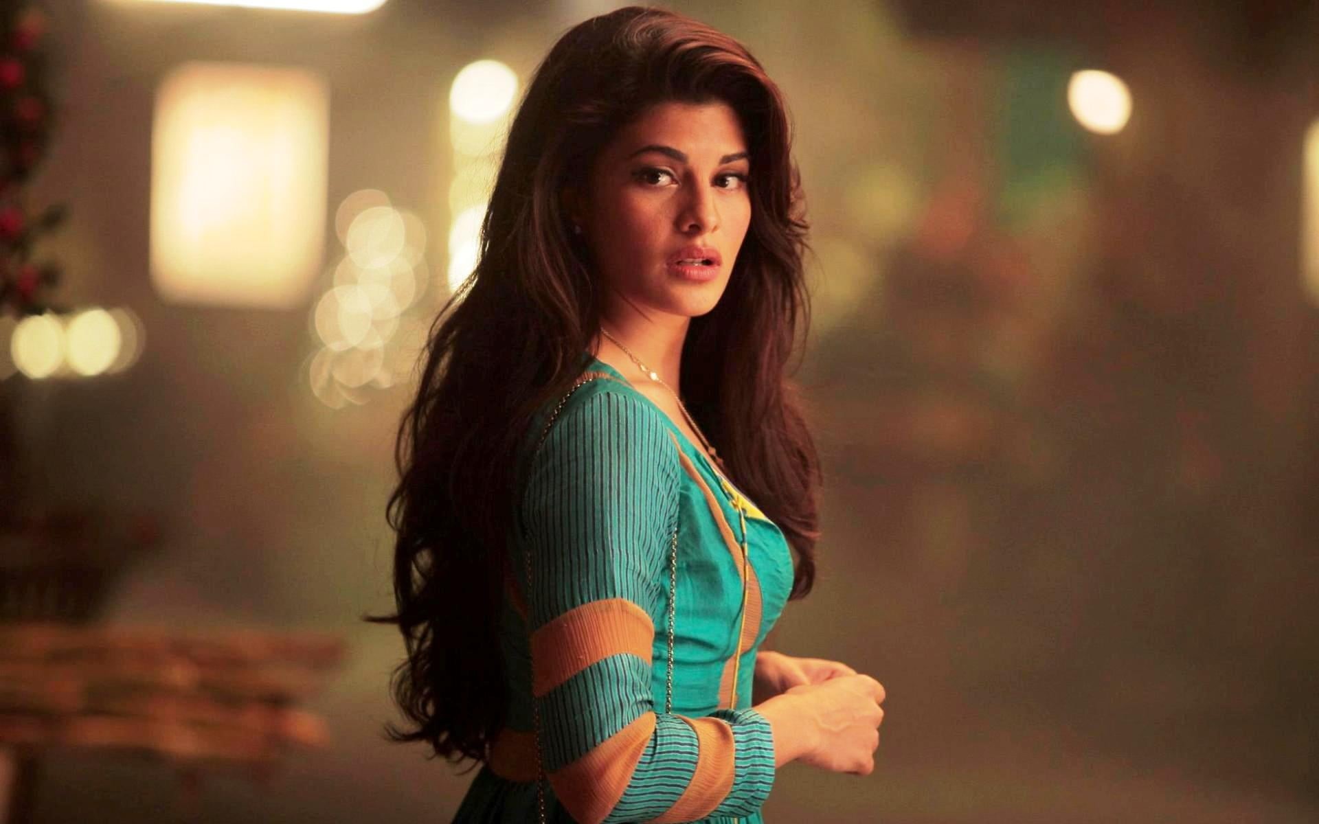 long hair, indoors, top, long, contemplation, looking at camera, movies, hairstyle, Jacqueline Fernandez, teal, beautiful woman, young adult, 2014, bollywood, HD Wallpaper