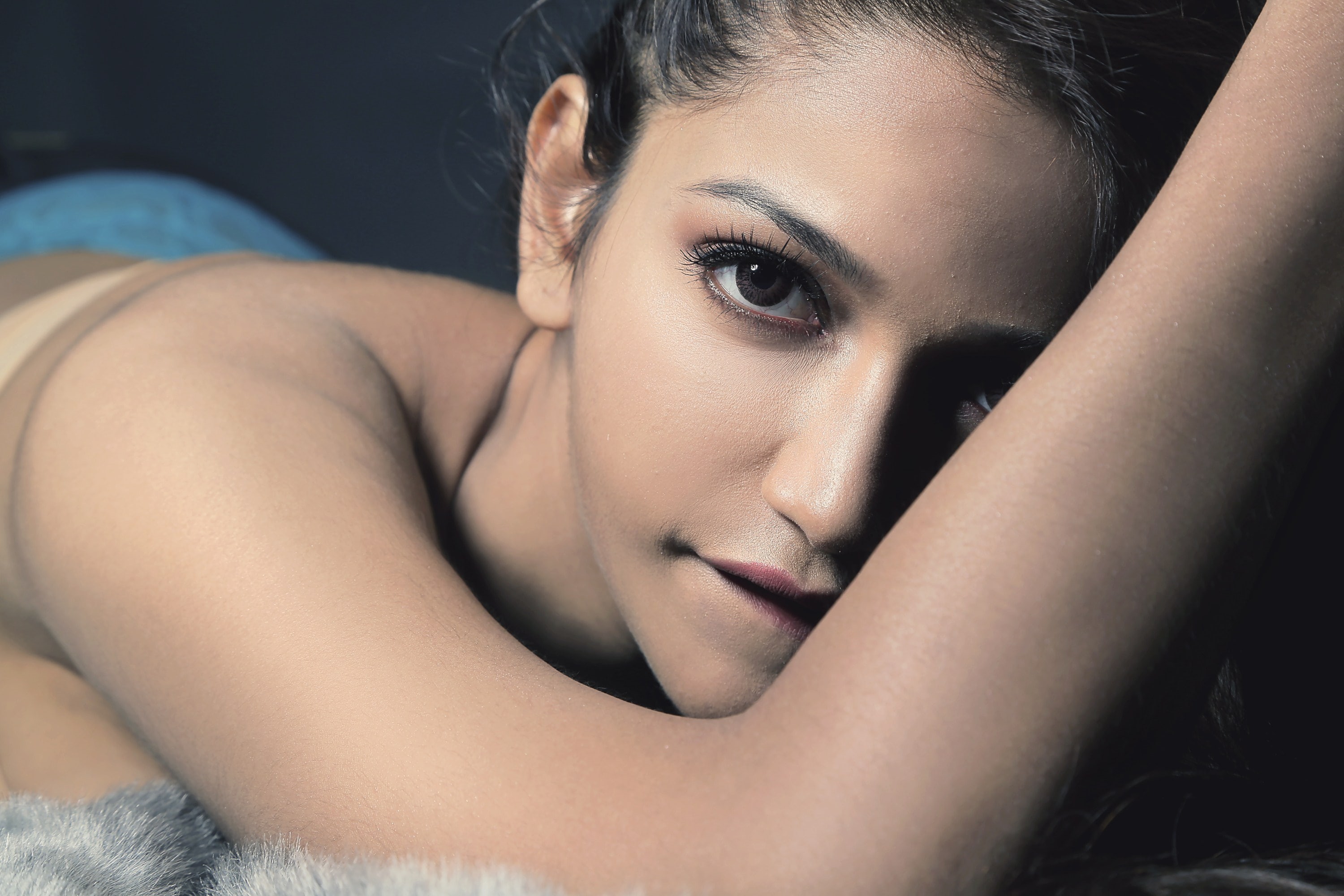 relaxation, 2K, furniture, real people, leisure activity, body part, young adult, adult, contemplation, beauty, looking at camera, Anaika Soti, beautiful woman, HD Wallpaper